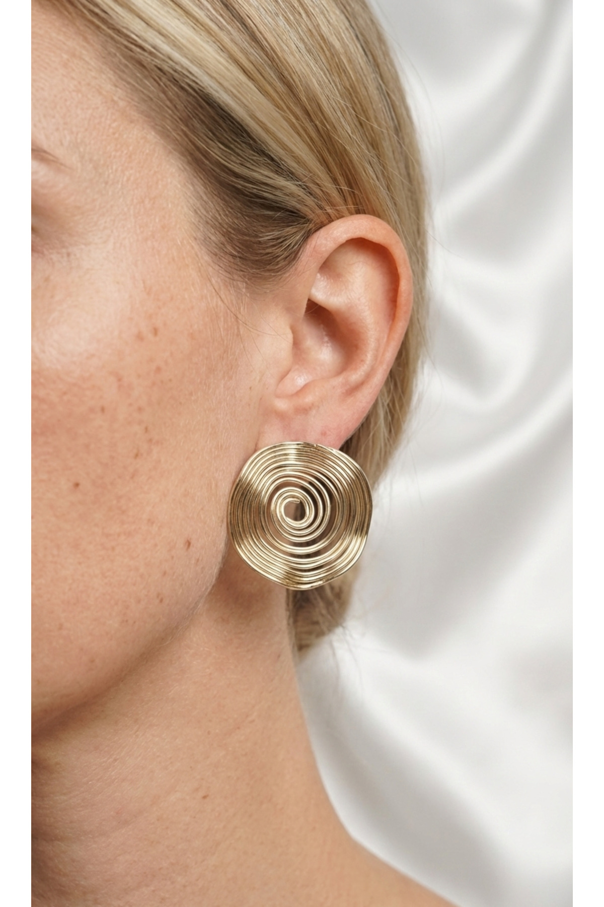 Sole Gold Earrings