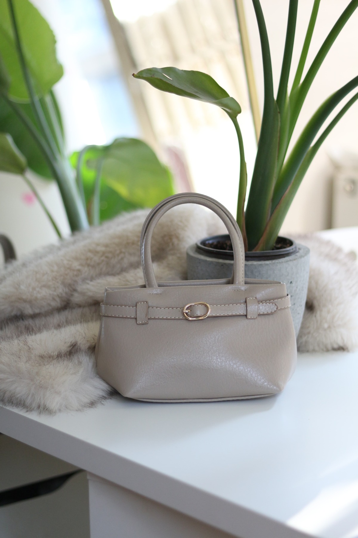 Women's Cream Buckle Detailed Strappy Shoulder Bag
