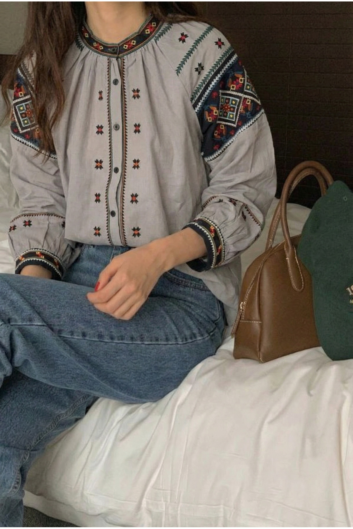 FEMELLE  Kadın Gri Etnik Desenli Nakış İşlemeli Düğmeli Gömlek - Görsel 2