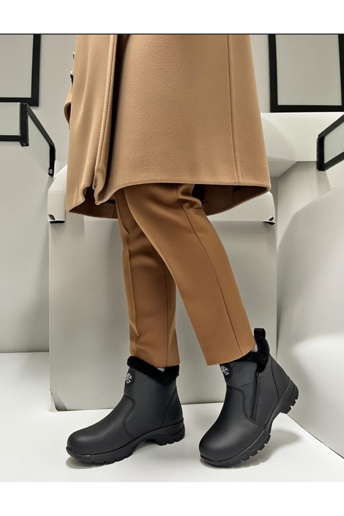 PeraMila İçi Peluşlu Su Geçirmez Kışlık Kadın Botu Isı Yalıtımlı Kaymaz Kauçuk Taban Bot Siyah