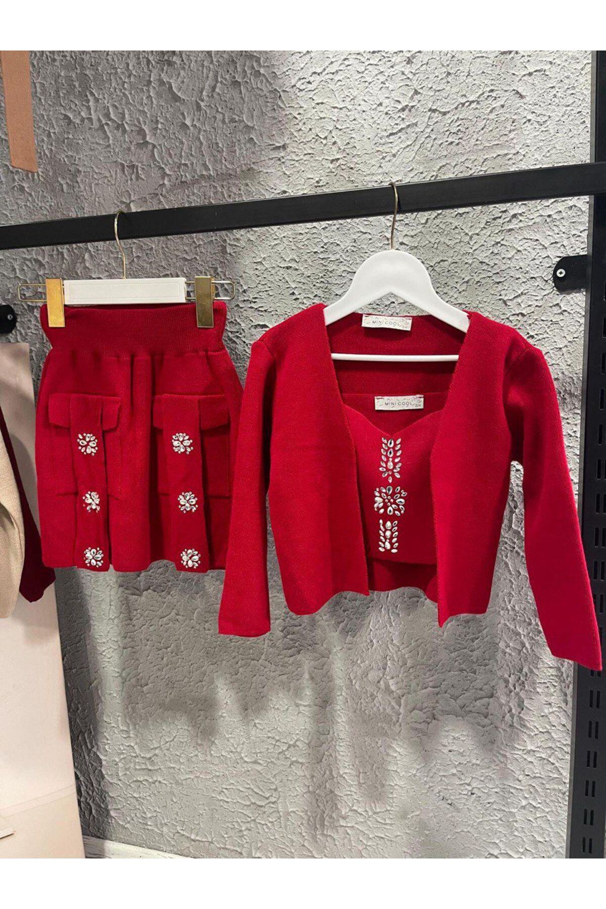 KOKOŞ BEBEK Kız Çocuk Askılı Bluz Hırka ve Elmas Taş İşlemeli Triko Etek Takım fotoğrafı 2 (önizleme)