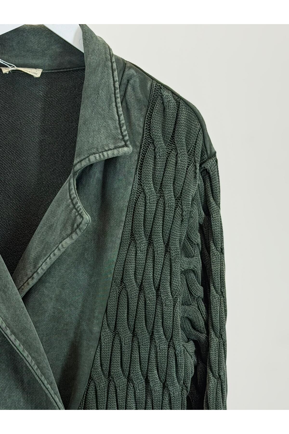 JOOQSTORE ÖRGÜ DETAYLI DÜĞMELİ UZUN TRİKO CEKET