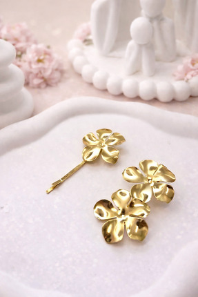 Adatepe Atelier Gold Çiçekli Metal Toka Seti