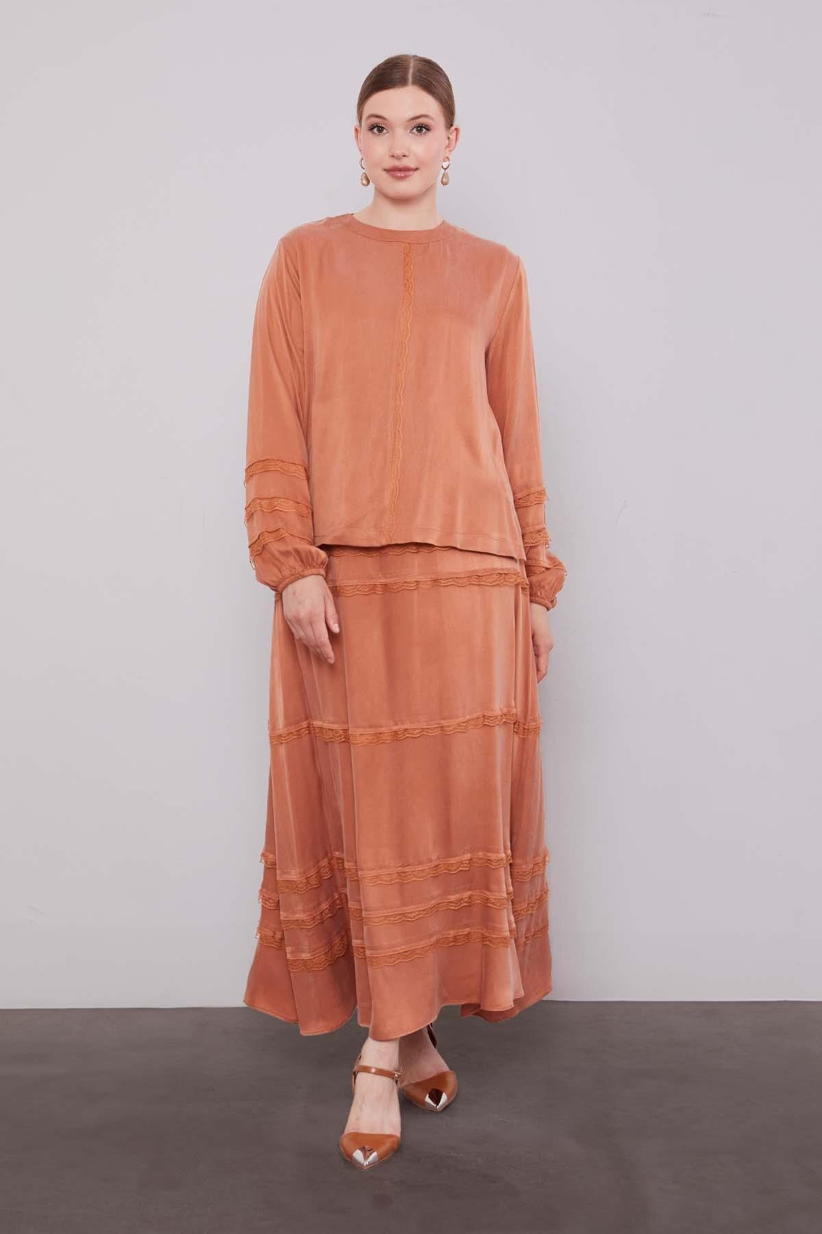 Levidor Salmon Lace Trimmed Cupra Skirt Set