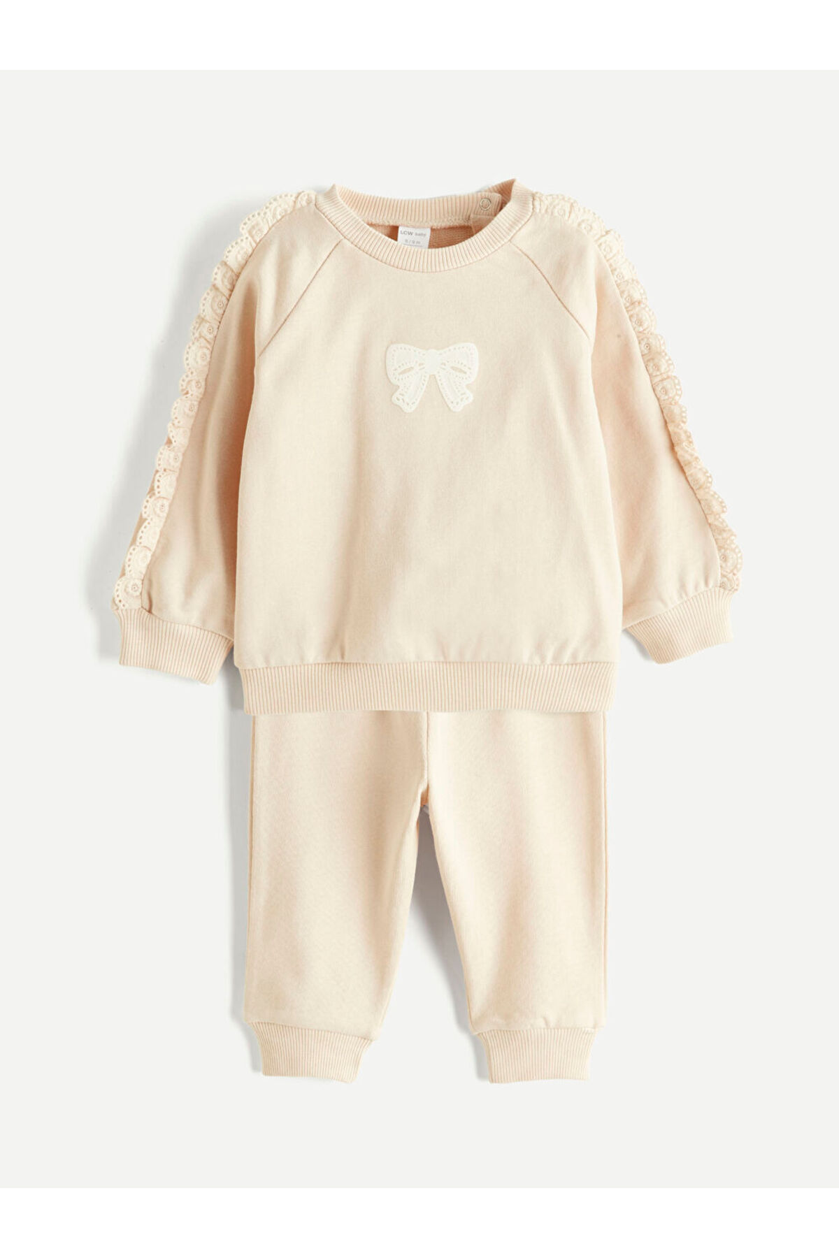 LC Waikiki GiyÇık Store den Bej Dantel Detaylı Kız Bebek Sweatshirt ve Eşofman Altı fotoğrafı 2 (önizleme)