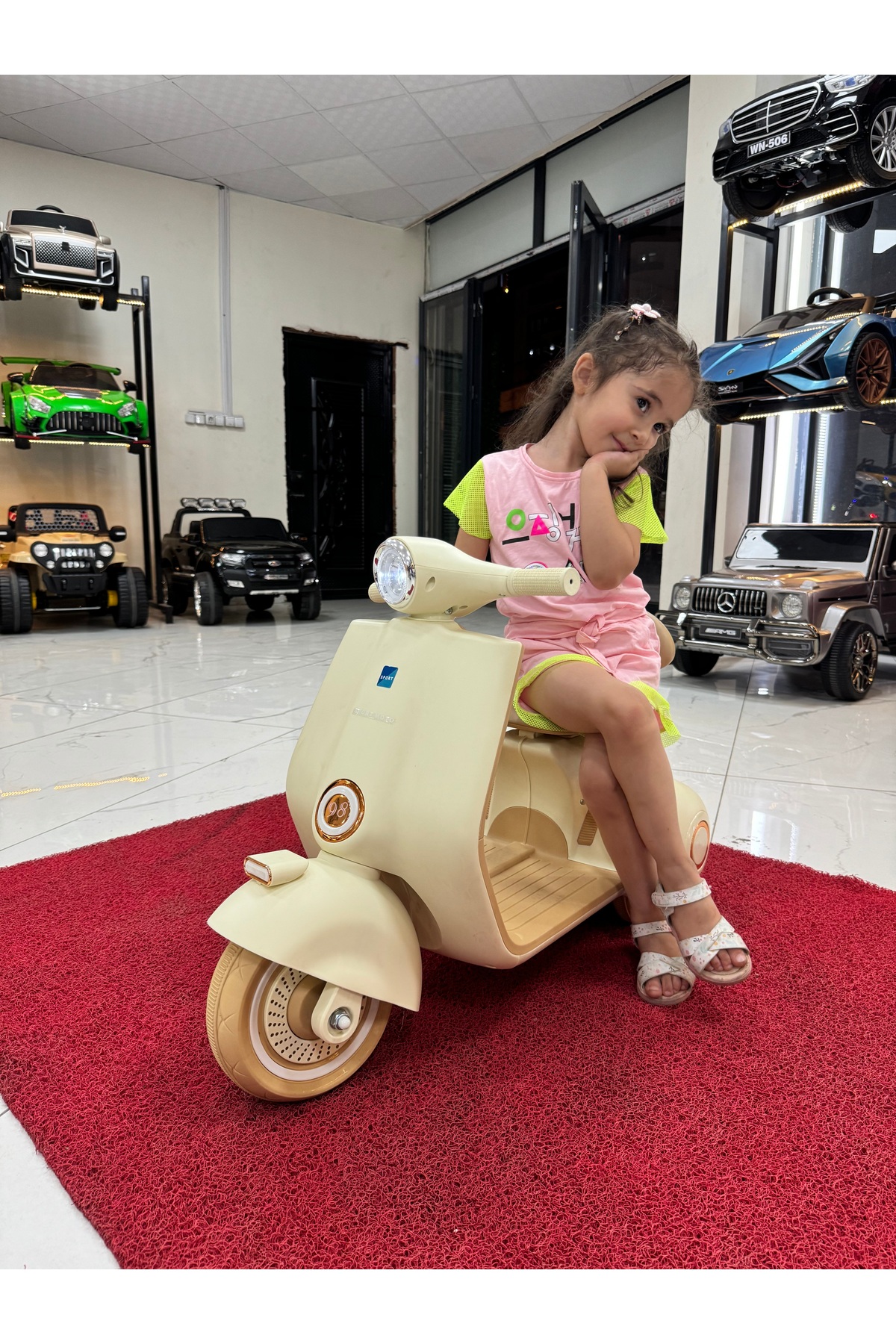 POYRAZ AKÜLÜ 2-5 yaş VESPA akülü motor 12V