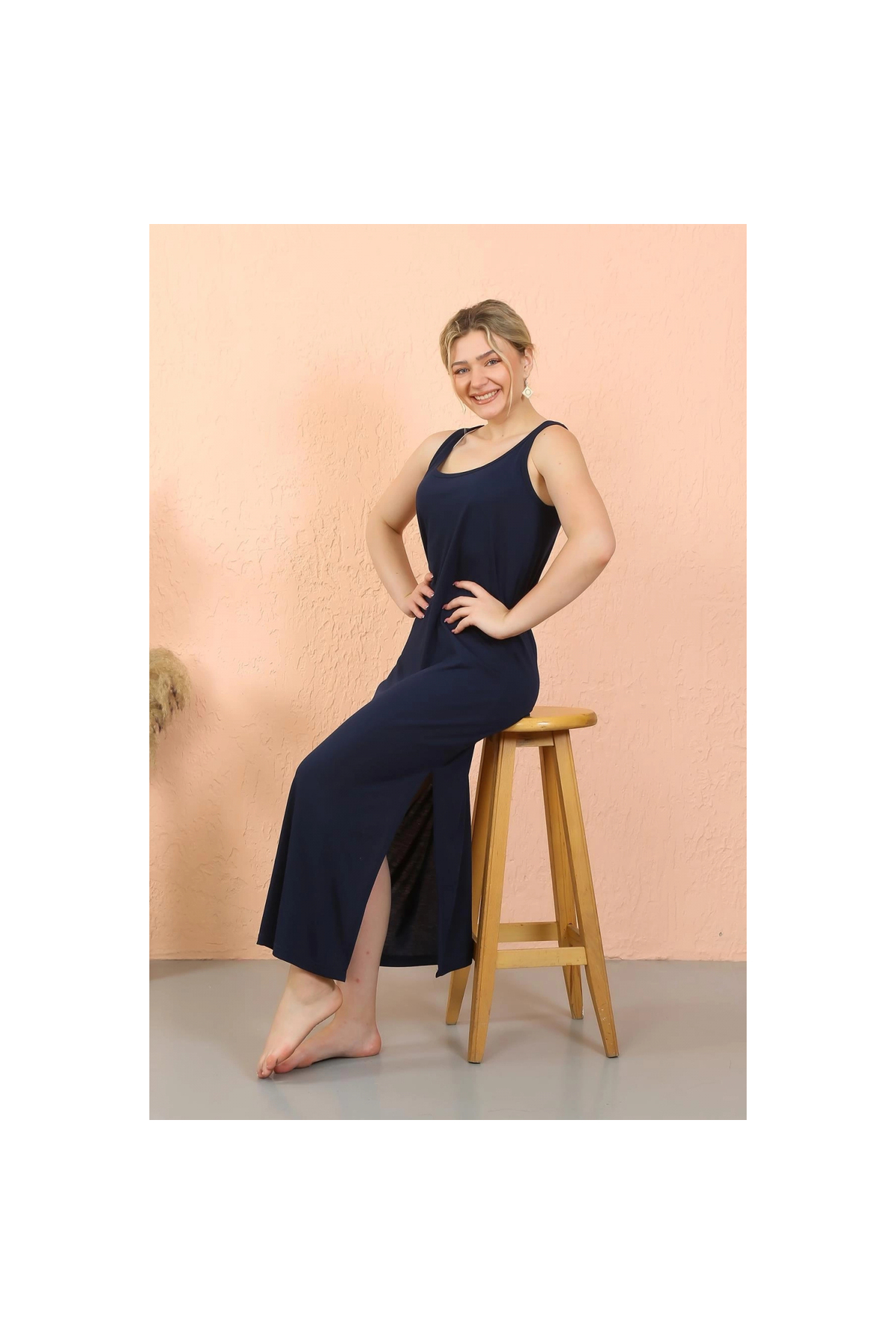 Narnuga MİRAY- Kadın Kalın Askılı Yırtmaçlı Uzun Lacivert Gecelik