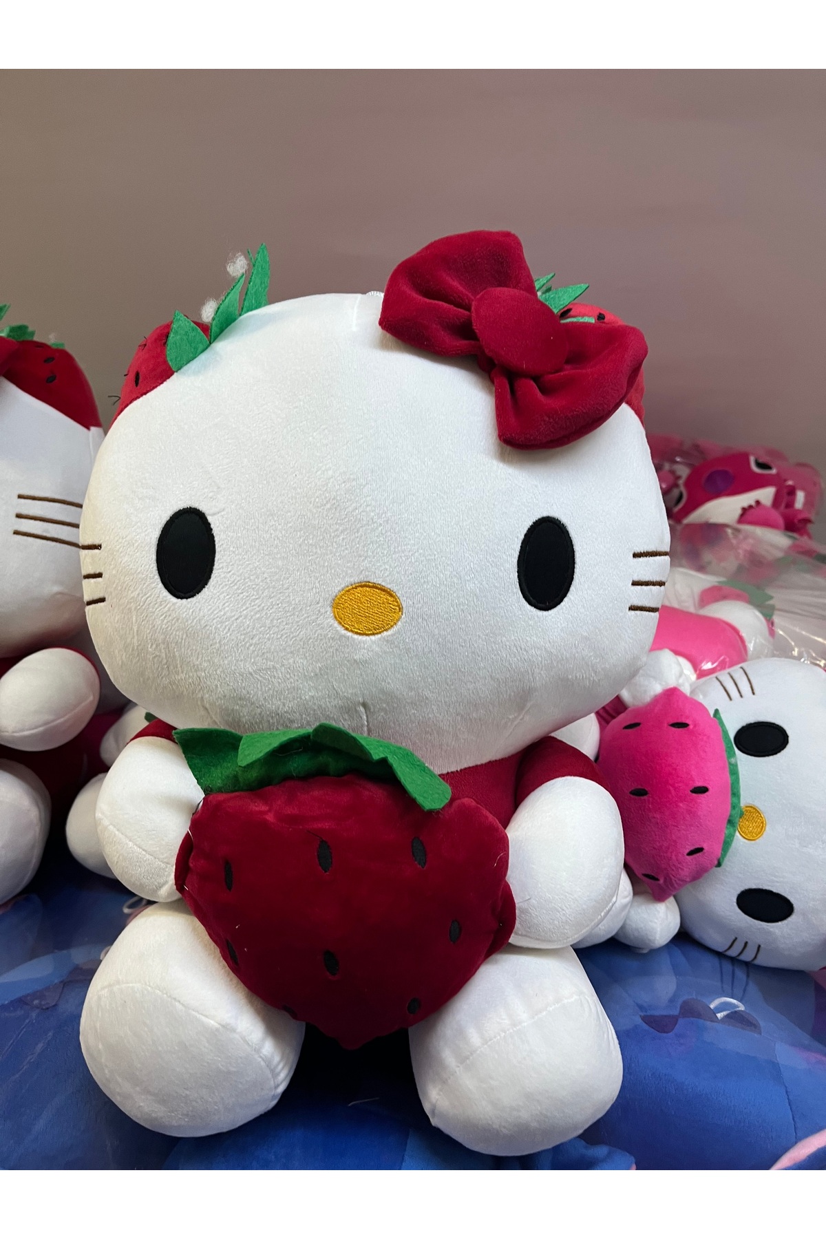 labubu sepeti Hello Kitty kırmızı çilekli 50 CM - Fiyatı, Yorumları
