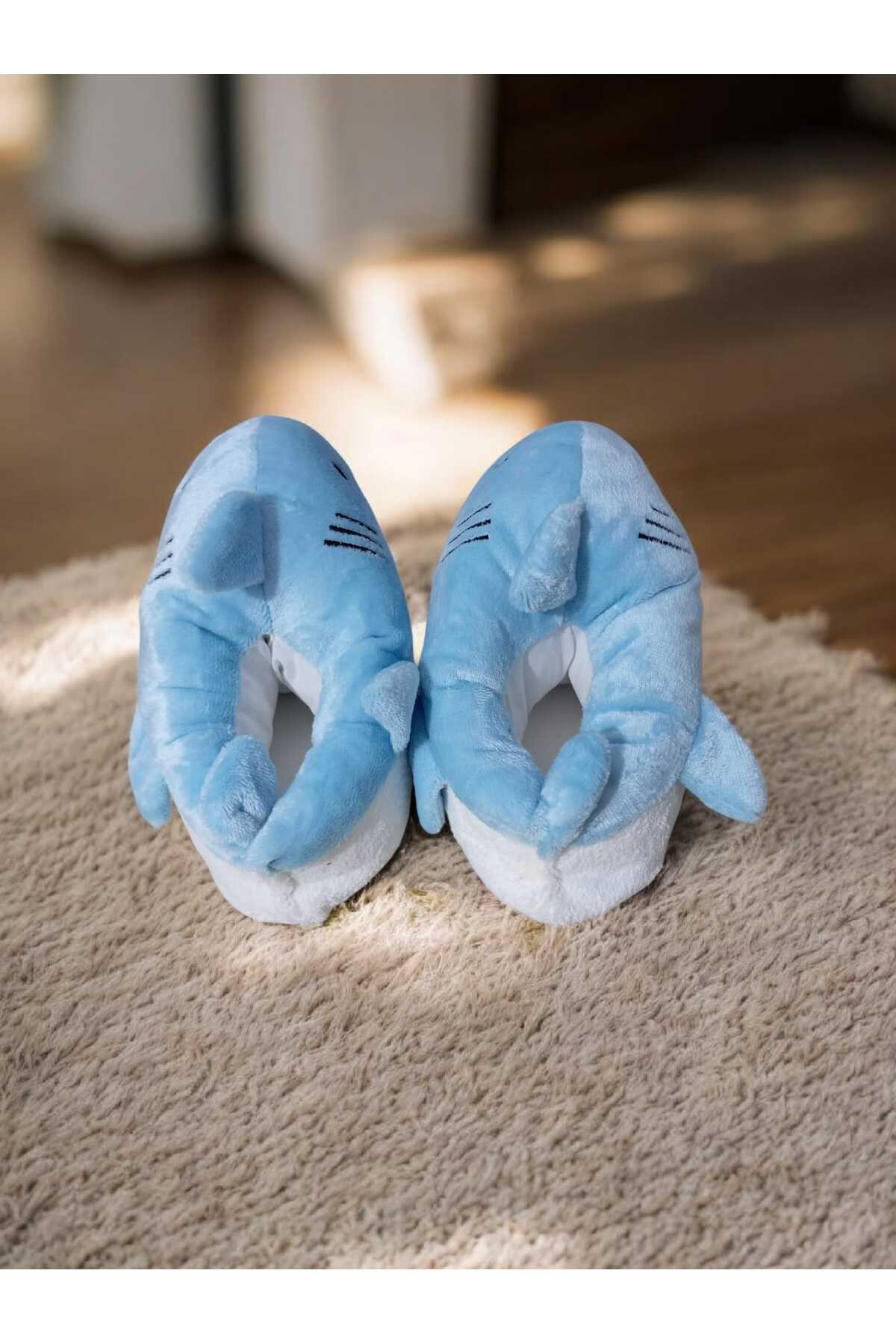 Migenty Unisex Köpek Balığı Figürlü Peluş Panduf - Yumuşak Kaymaz Taban Ev Terliği görsel 2