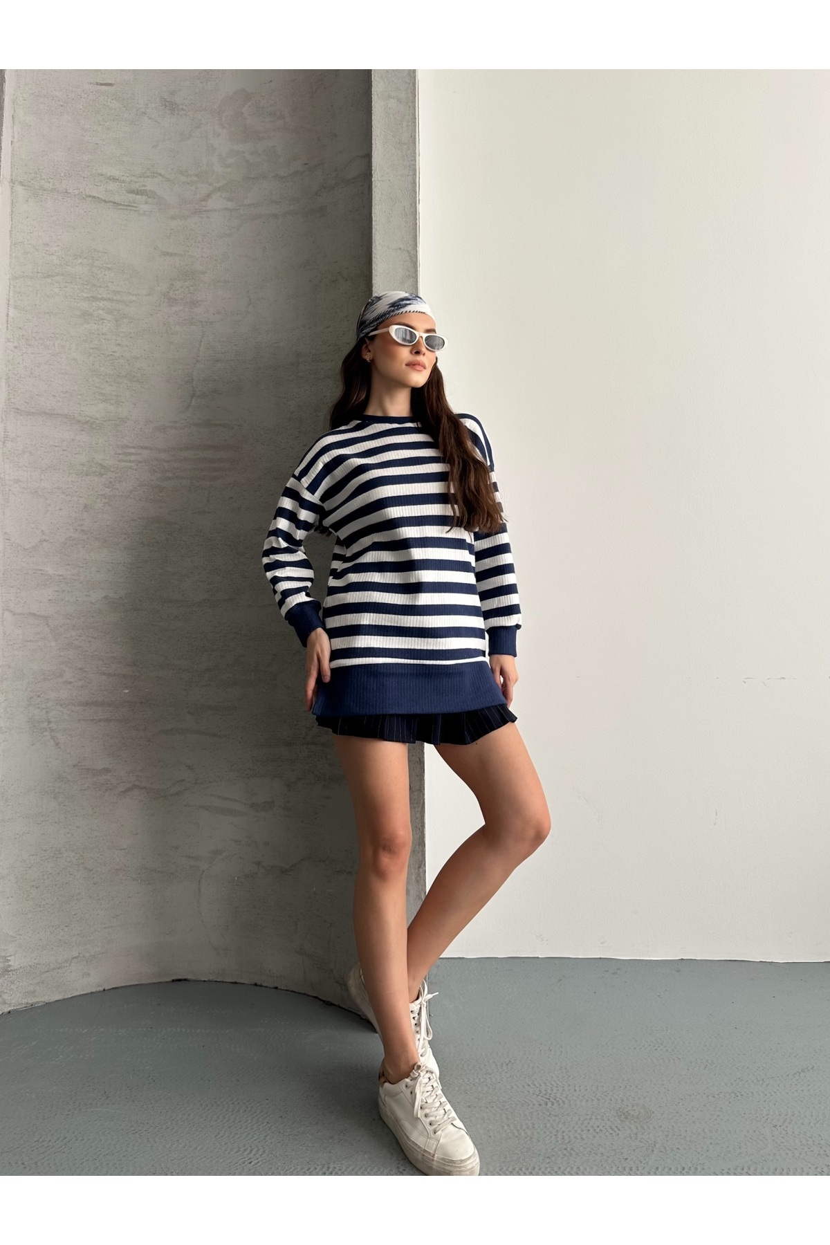 Women's Report Fabric Long Sleeve Crew Neck Side Slit Tunic