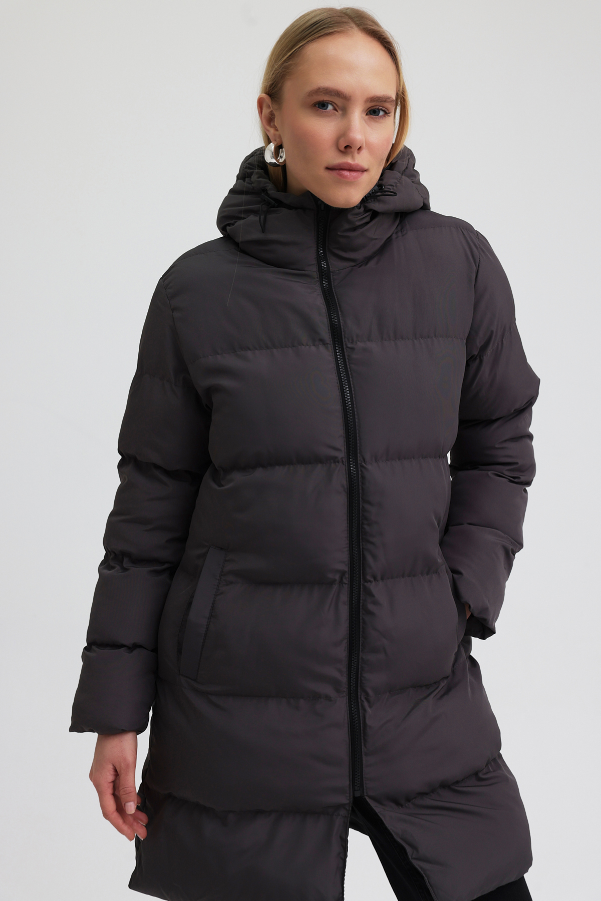 Tonny Black Női füstölt kapucnis, teljesen cipzáras, zsebes, közepes hosszúsá...