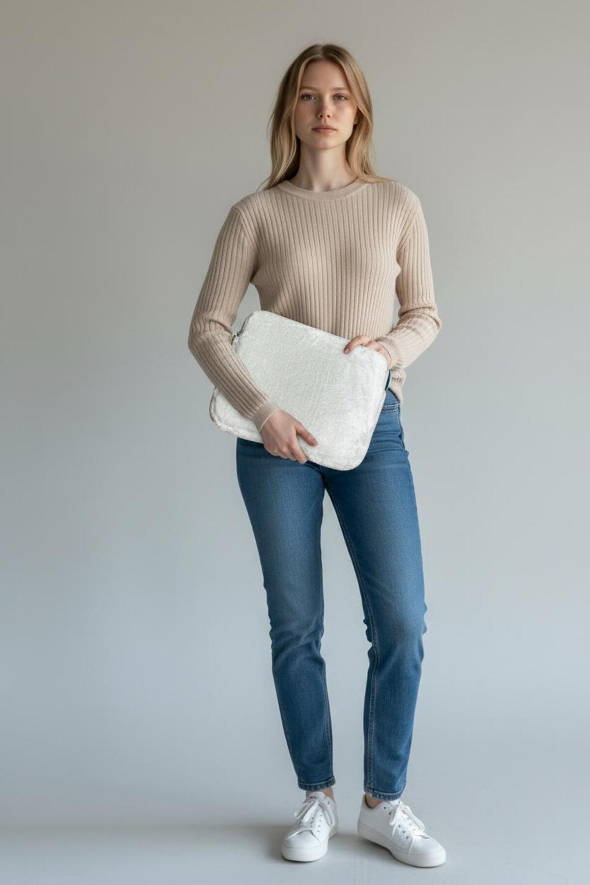 PLUSH STUDIO Beyaz Toscase (Askısız)13-13.3-14inç  Macbook, Laptop Çantası 36x26cm