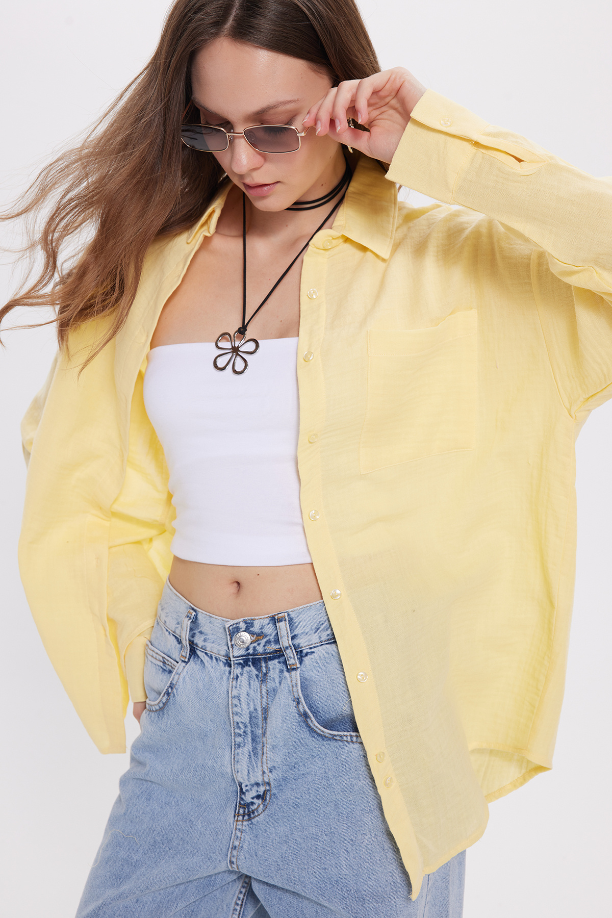 Tudors  Kadın Oversize Geniş Kesim %100 Pamuk Müslin Kumaş Uzun Kollu Cepli Dokulu Sarı Gömlek - Görsel 2
