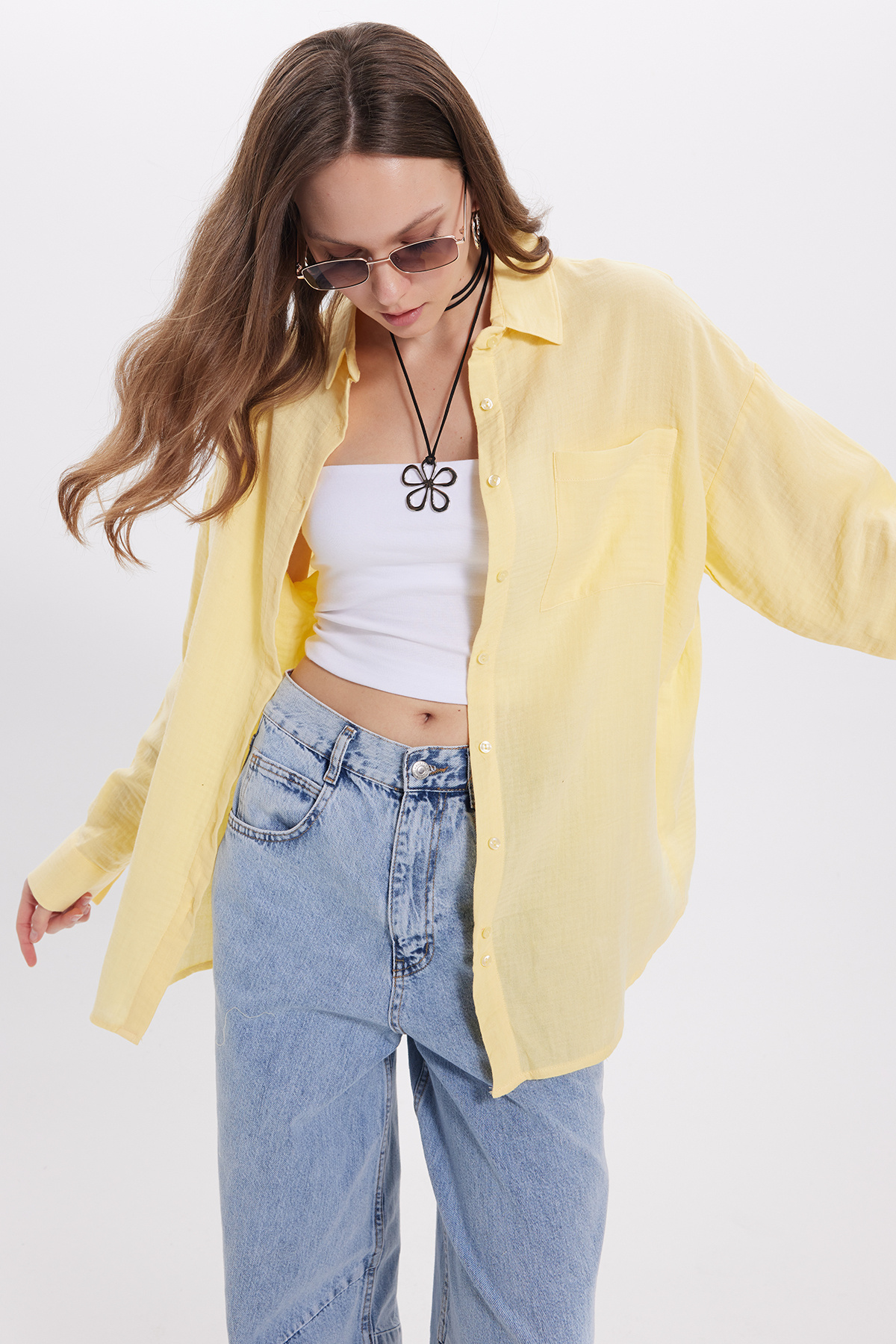 Tudors  Kadın Oversize Geniş Kesim %100 Pamuk Müslin Kumaş Uzun Kollu Cepli Dokulu Sarı Gömlek - Görsel 6