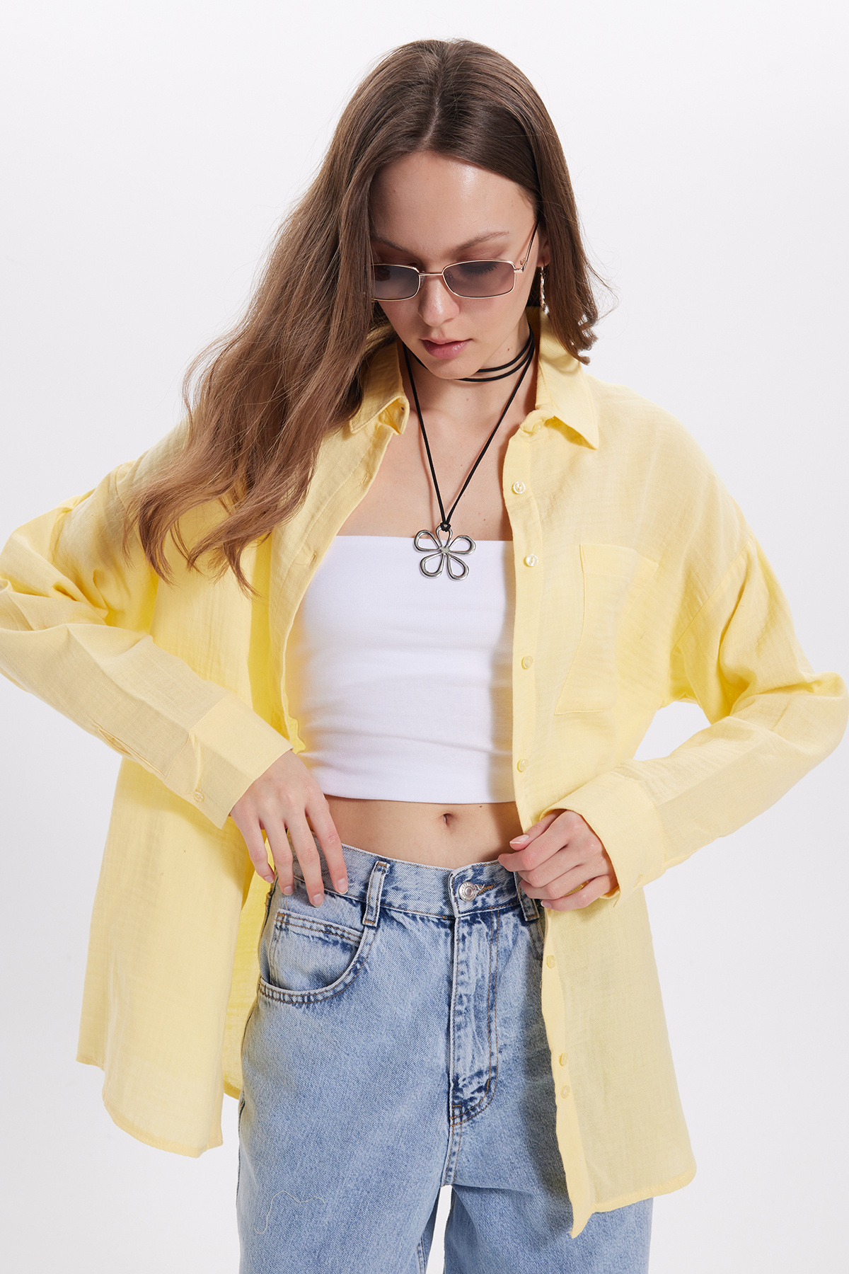 Tudors  Kadın Oversize Geniş Kesim %100 Pamuk Müslin Kumaş Uzun Kollu Cepli Dokulu Sarı Gömlek - Görsel 8