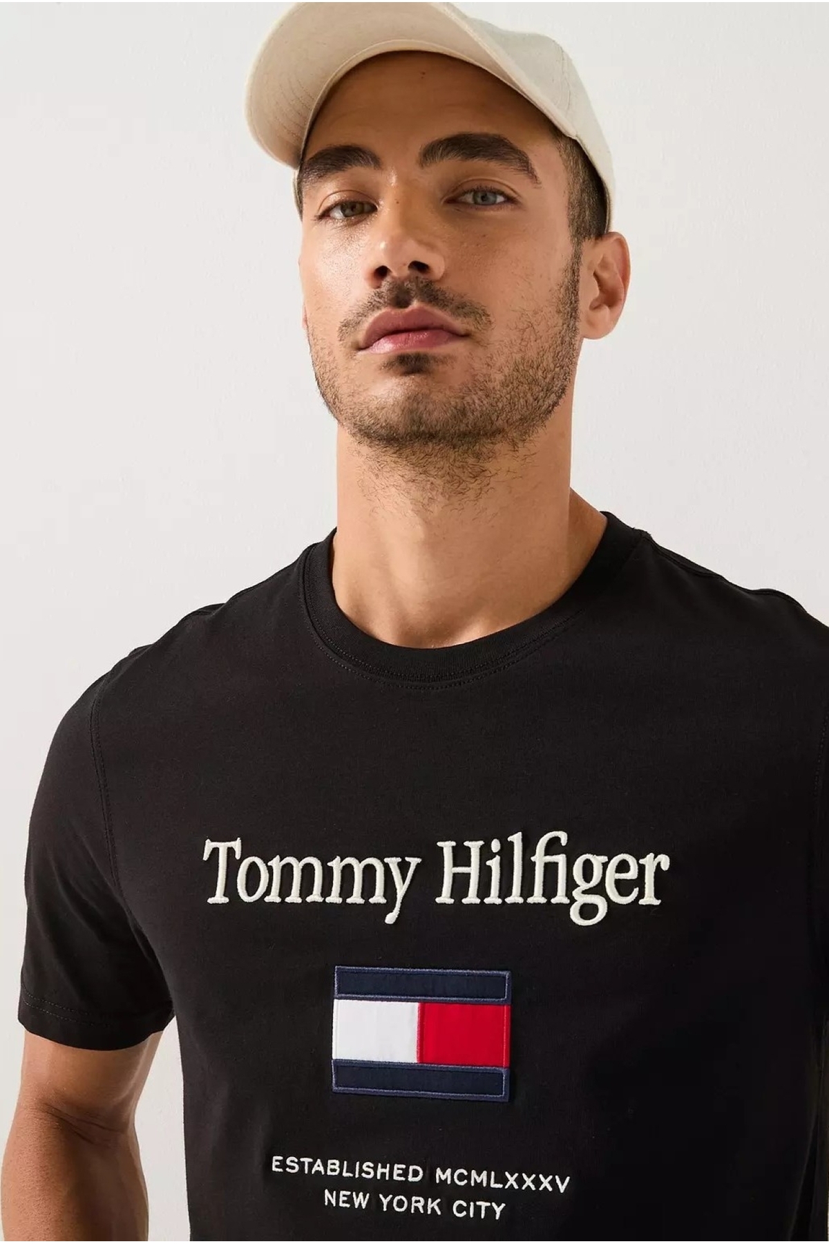 تامی هیلفیگر تی‌شرت مردانه نخی طرح‌دار گلدوزی شده با اندازه معمولی