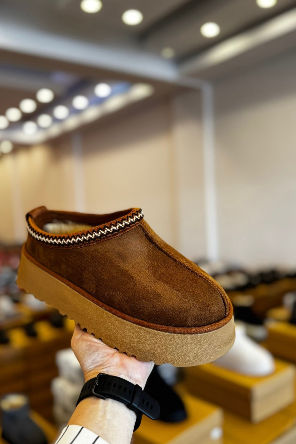 beelleshoe LUVİA Kadın/Kız Mini Taba İçi Tüylü Süet Yarım Bot & Ev Terliği Kalın Taban YAZILI