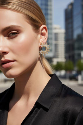 Elenor Kadın Taşlı Şık Çelik Küpe