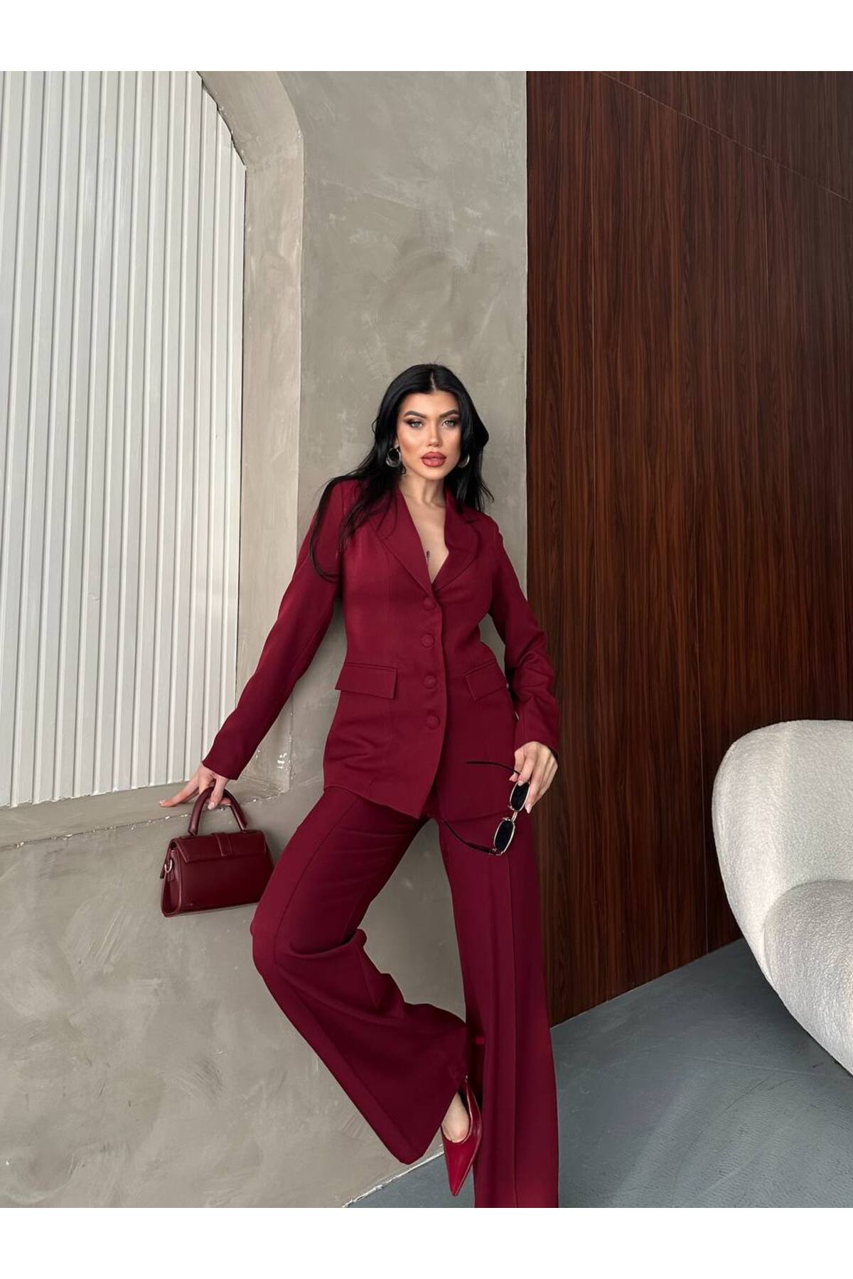 Ensemble veste et pantalon bordeaux pour femme à 4 boutons - Görsel 3