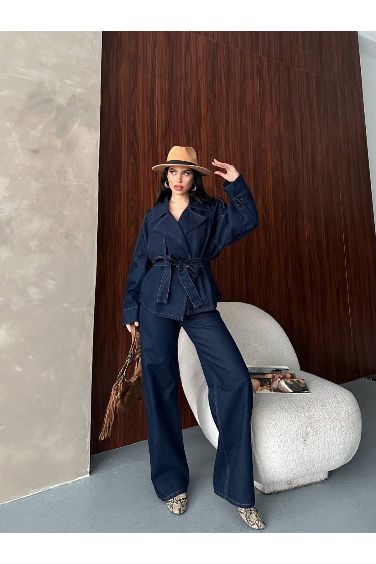 Pelerin Detaylı Kuşaklı Denim Takım - Şık Kombin - Görsel 7