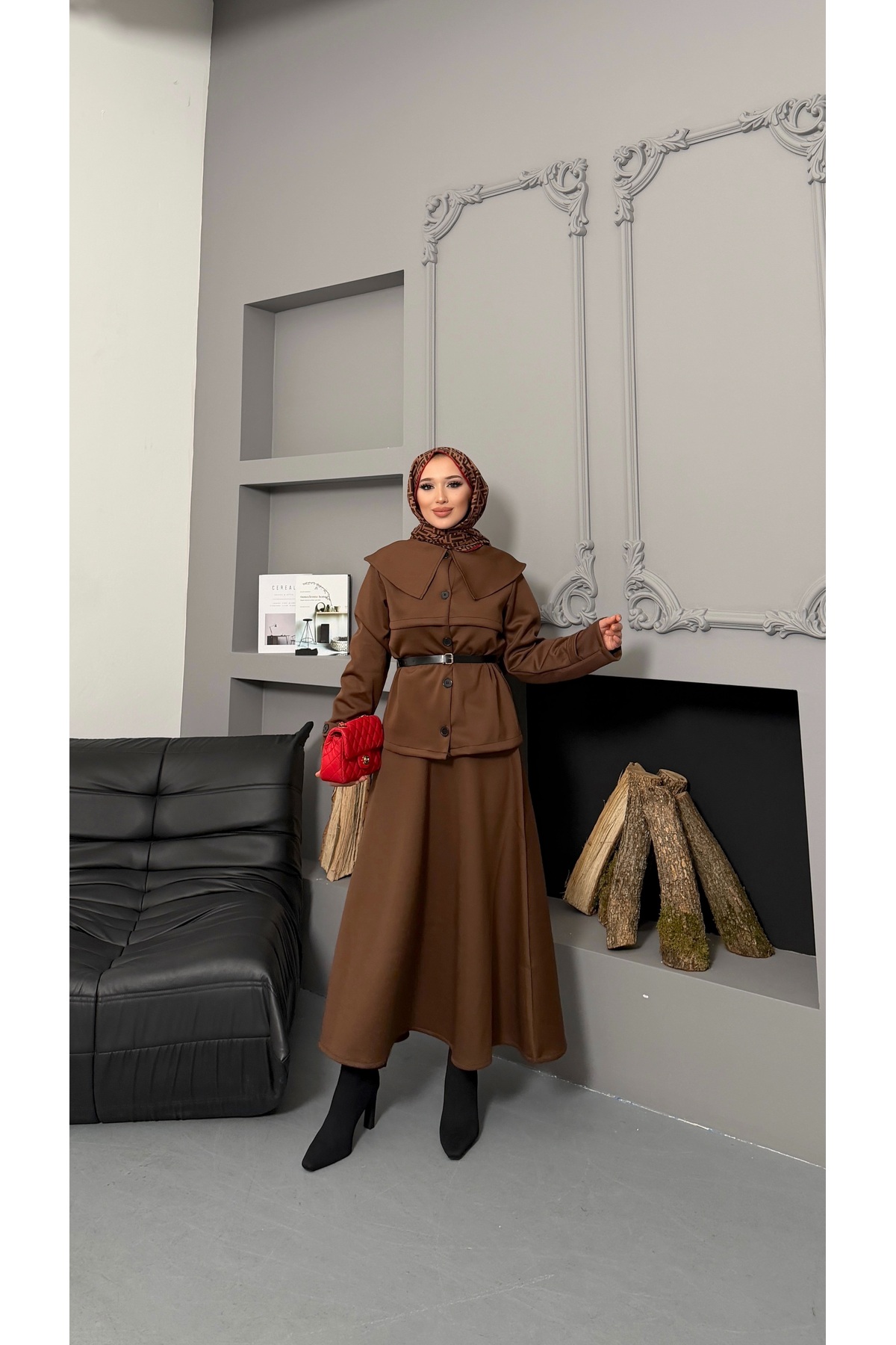 EC MODA Shirt with Collar and Button Detail on the Front, Suit with Skirt