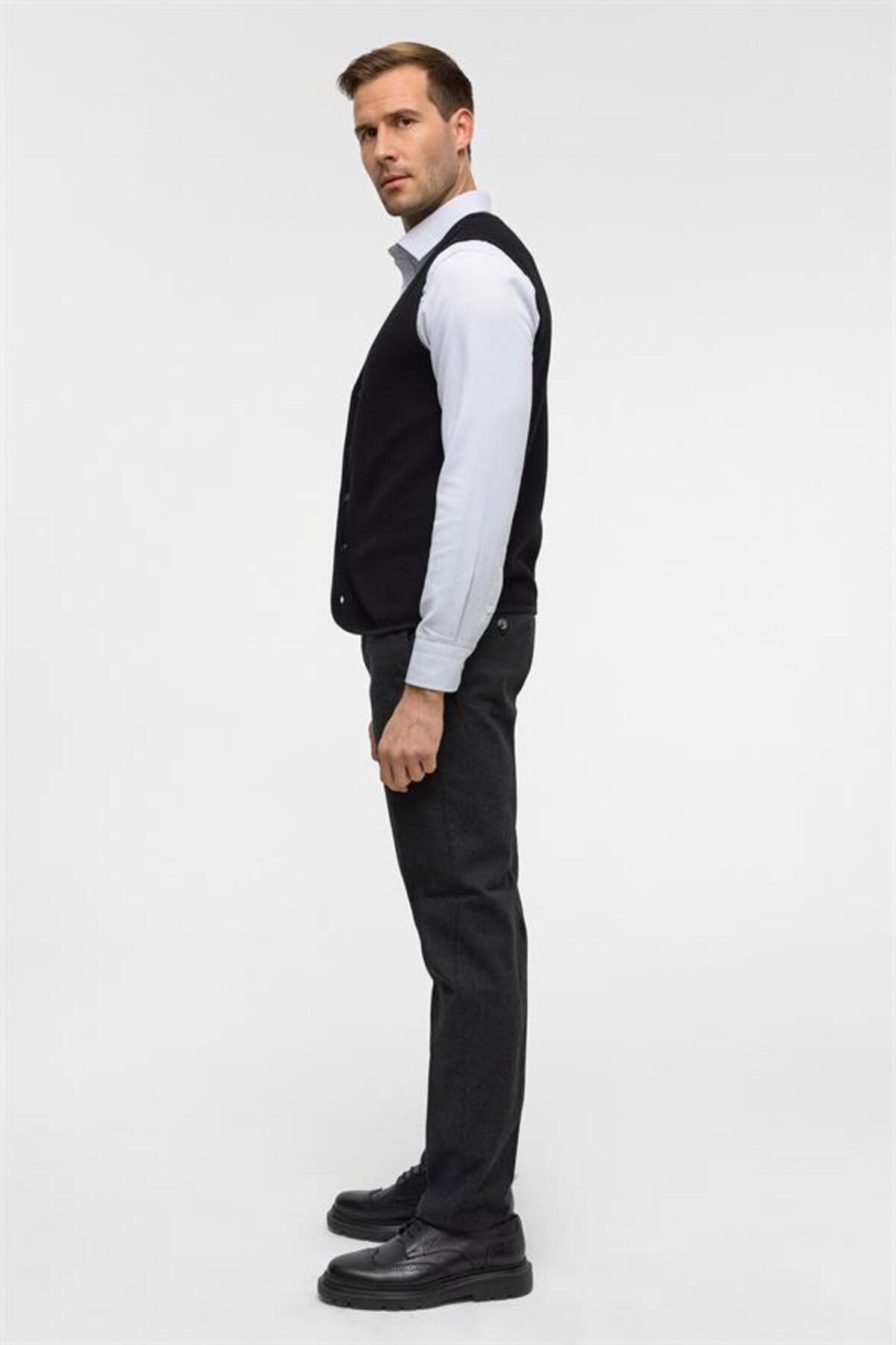 SÜVARİ  Siyah Regular Kapitone V Yaka Yelek - Görsel 8