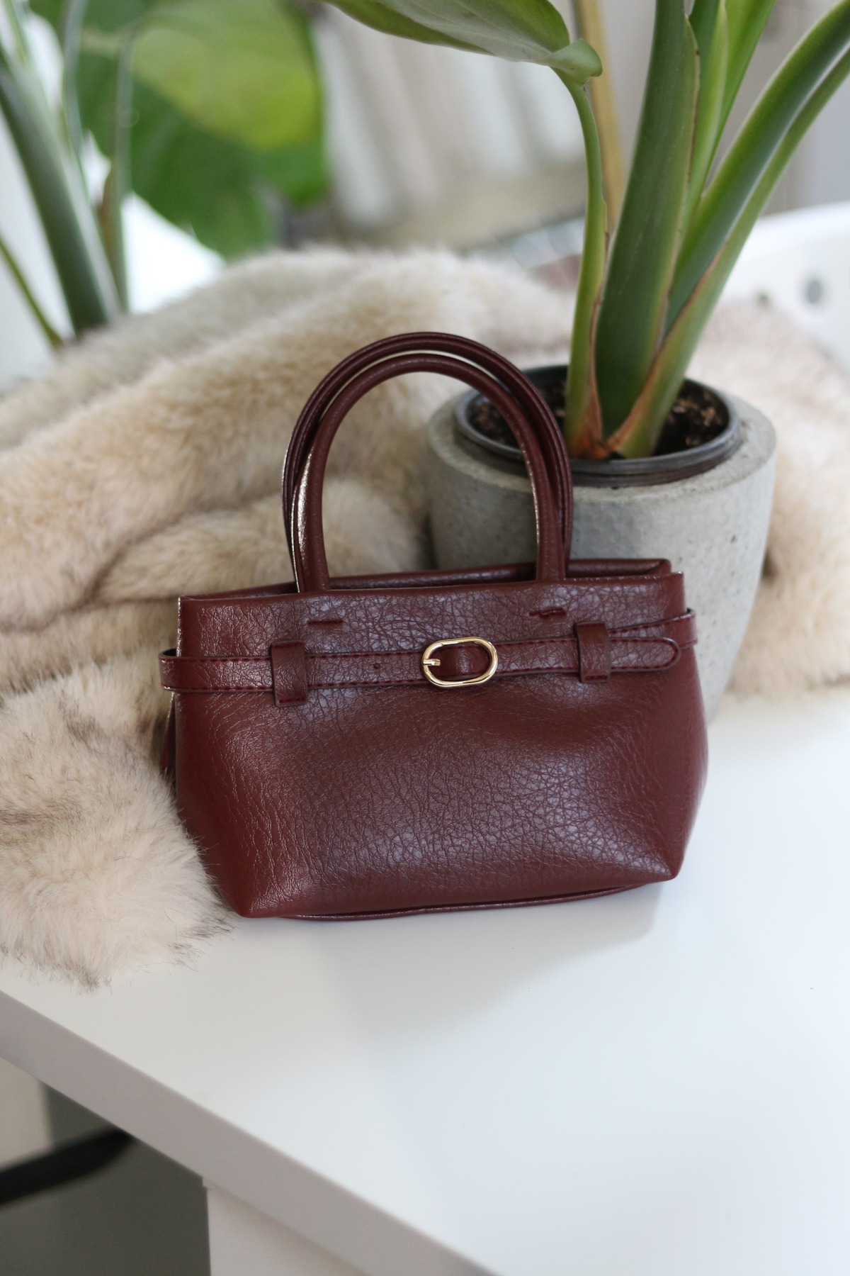 Women's Burgundy Buckle Detailed Strappy Shoulder Bag