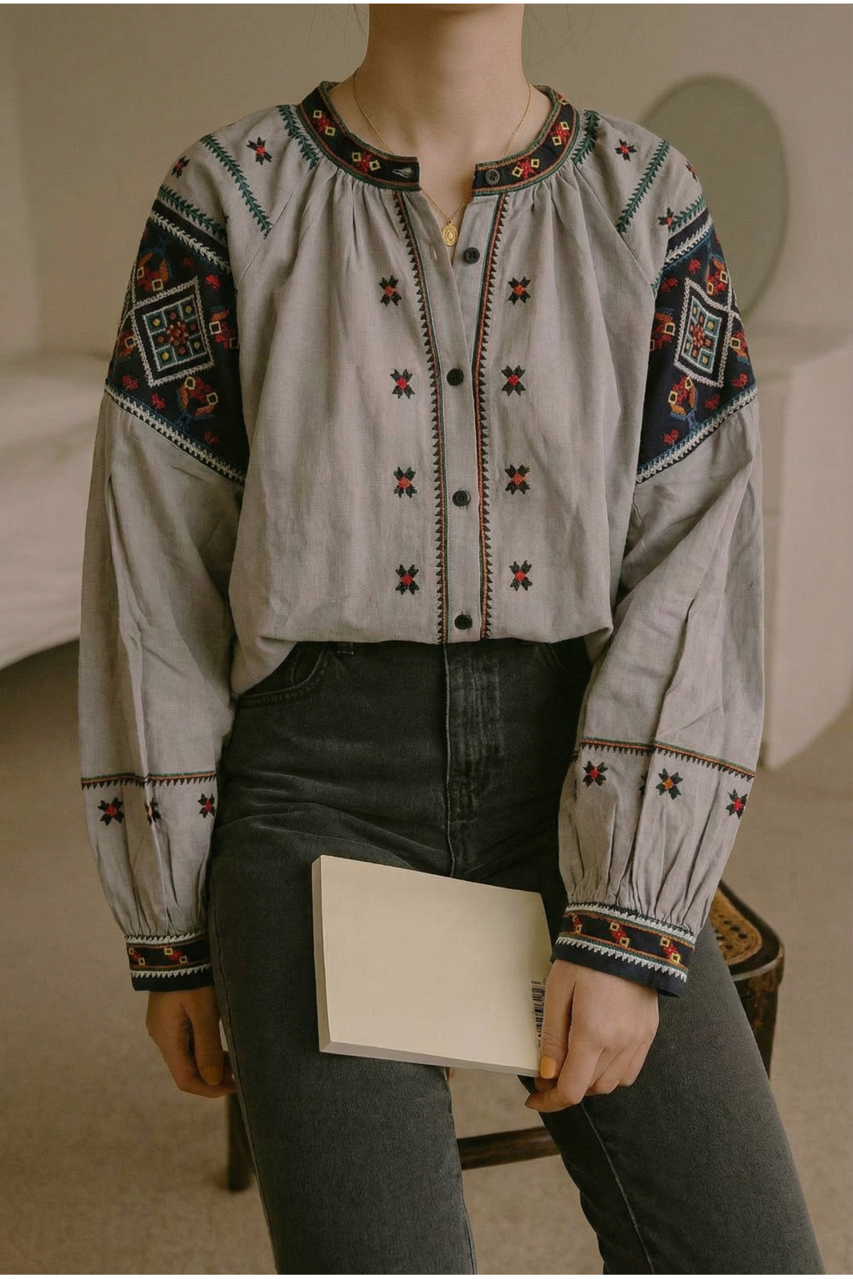 FEMELLE  Kadın Gri Etnik Desenli Nakış İşlemeli Düğmeli Gömlek