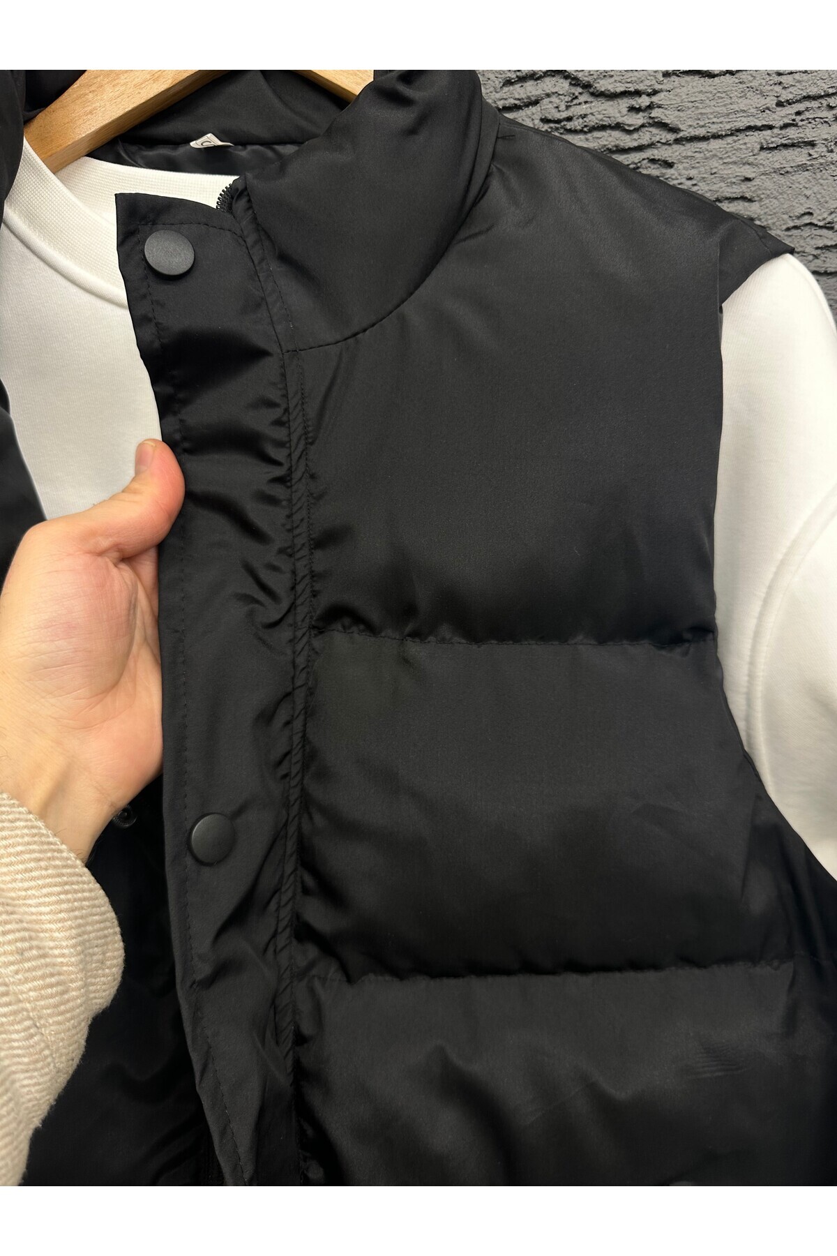 THEGENTMAN  Erkek Siyah Çıtçıtlı & Fermuarlı Yüksek Dolumlu Şişme Yelek - Görsel 4