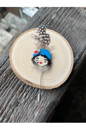 TAKINTI BY SİYAKO Miyuki bej tüylü broş