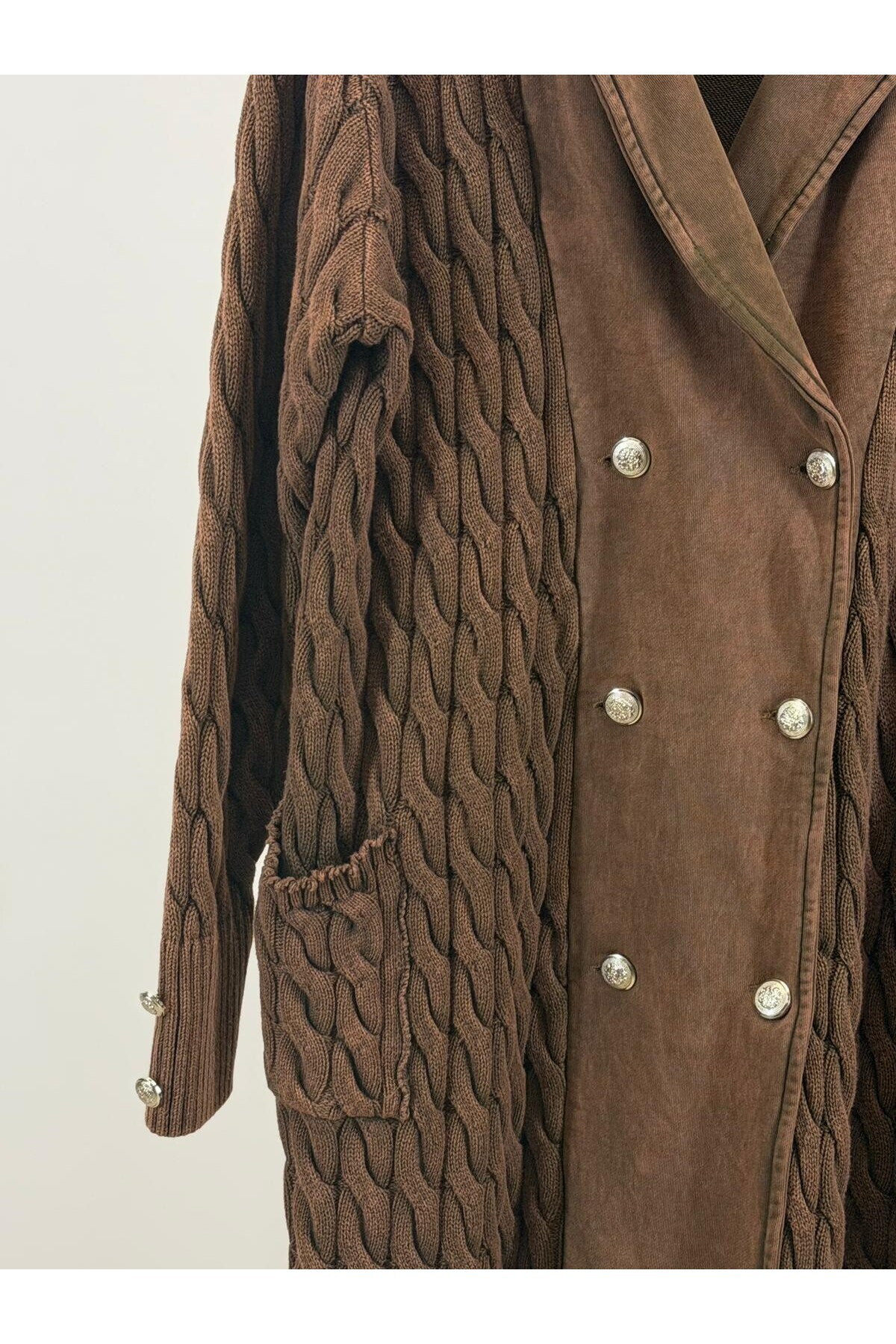 JOOQSTORE ÖRGÜ DETAYLI DÜĞMELİ UZUN TRİKO CEKET