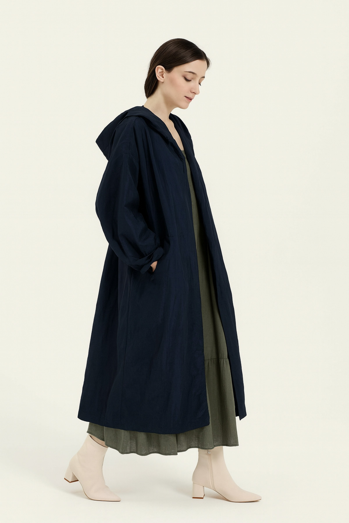 TAŞDELEN AVM  Uzun Şapkalı ve Cep Detaylı Yağmurluk İtalyan Suya Dayanıklı