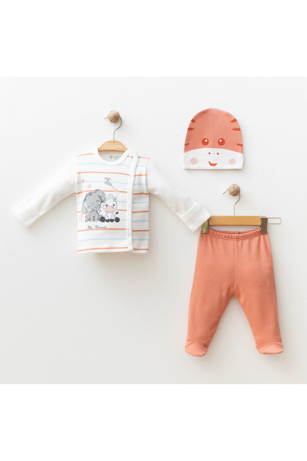 KENDİNDEN ELDİVENLİ BASKILI ERKEK BEBEK 3 LÜ SET % 100 PAMUK