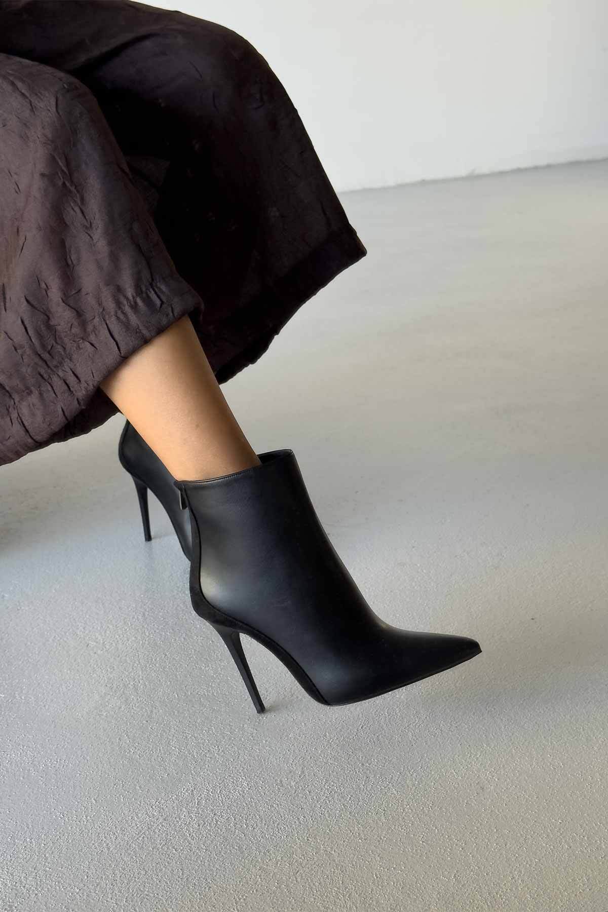 Hayes BLACK MATTE and SUEDE