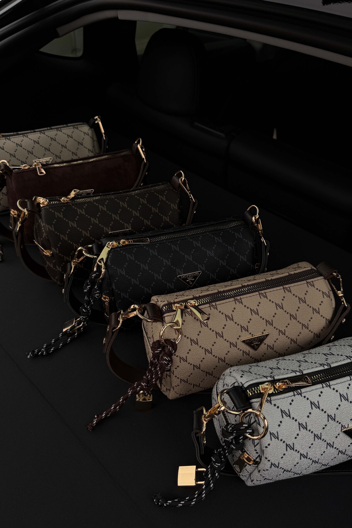 NOTHING  Kadın Süet Kahve Kilit Charm Detaylı El Omuz ve Çapraz Çanta Alice - Görsel 9