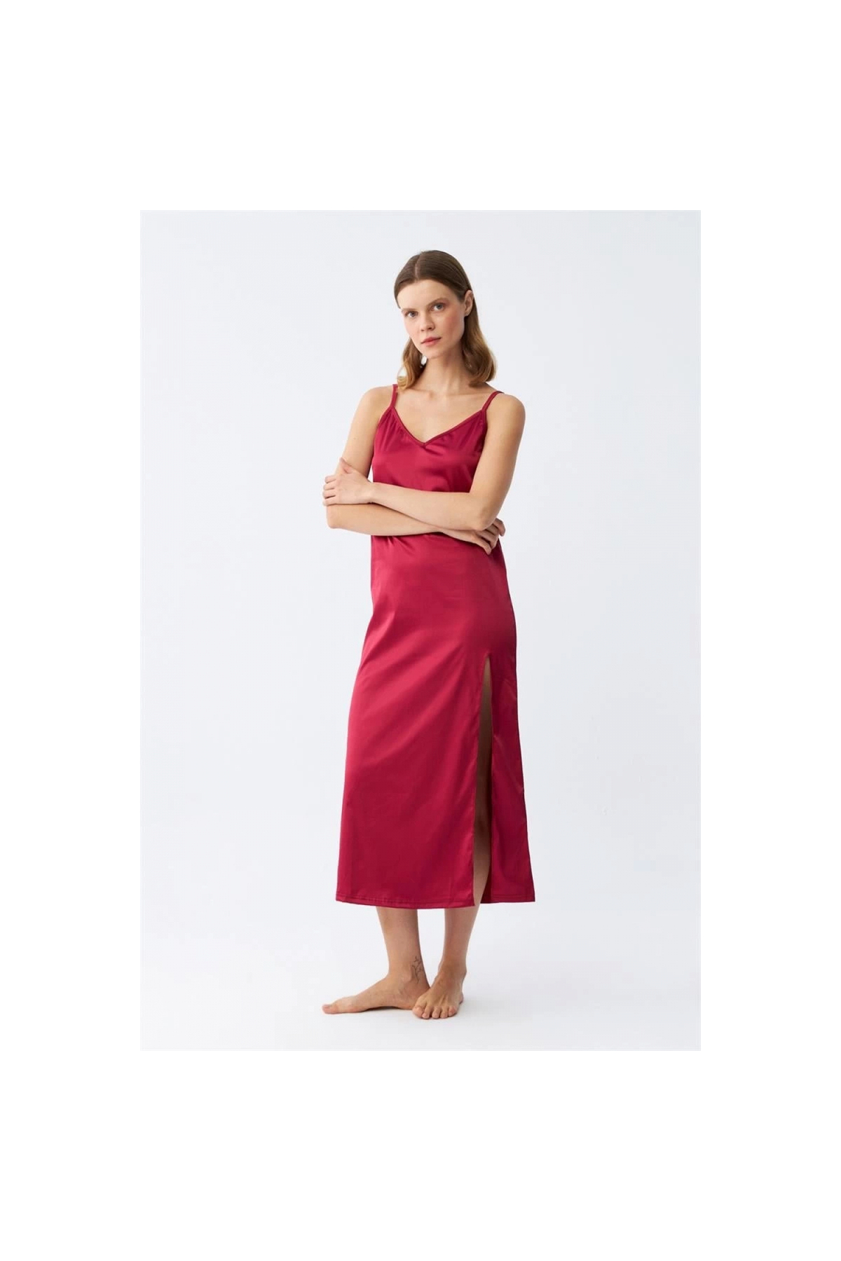 Narnuga MİRAY- Yırtmaçlı Uzun Saten Gecelik Bordo