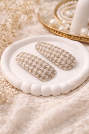 Adatepe Atelier Ekru Kazayağı Desenli Çıtçıtlı Toka