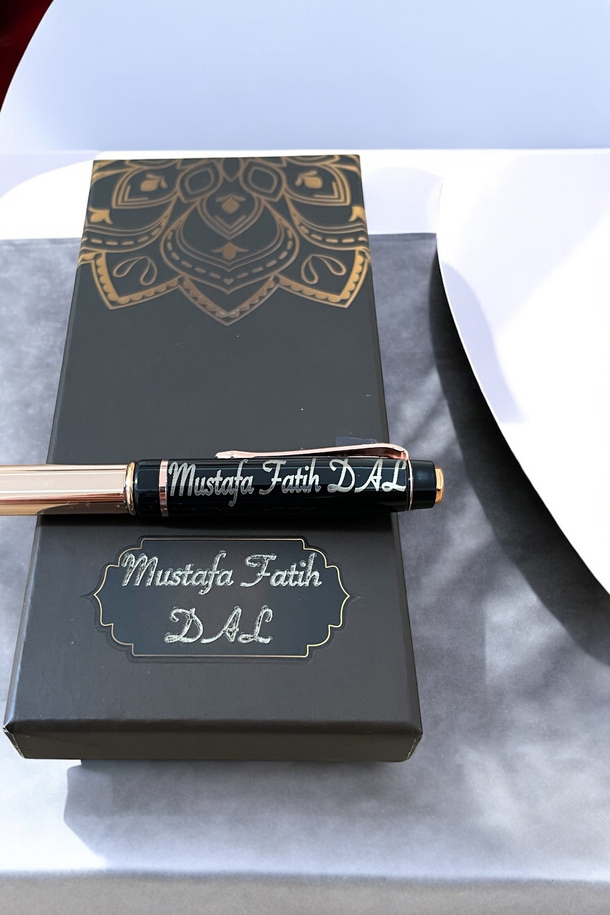 Personalized VIP Metal Pen & Special Design Gift Box with Name – Personalized