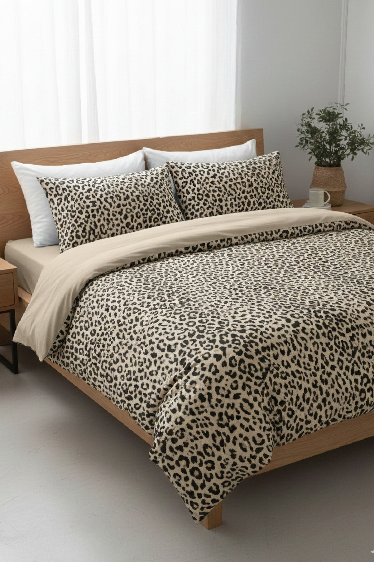 LaLiva Leopar Desenli Çift Kişilik Lastikli Çarşaflı Nevresim Takımı