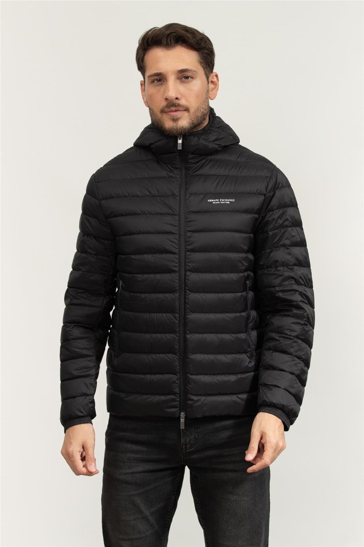 آرمانی اکسچنج کاپشن پفی مردانه تمام سایز کلاه دار با لوگو - مشکی