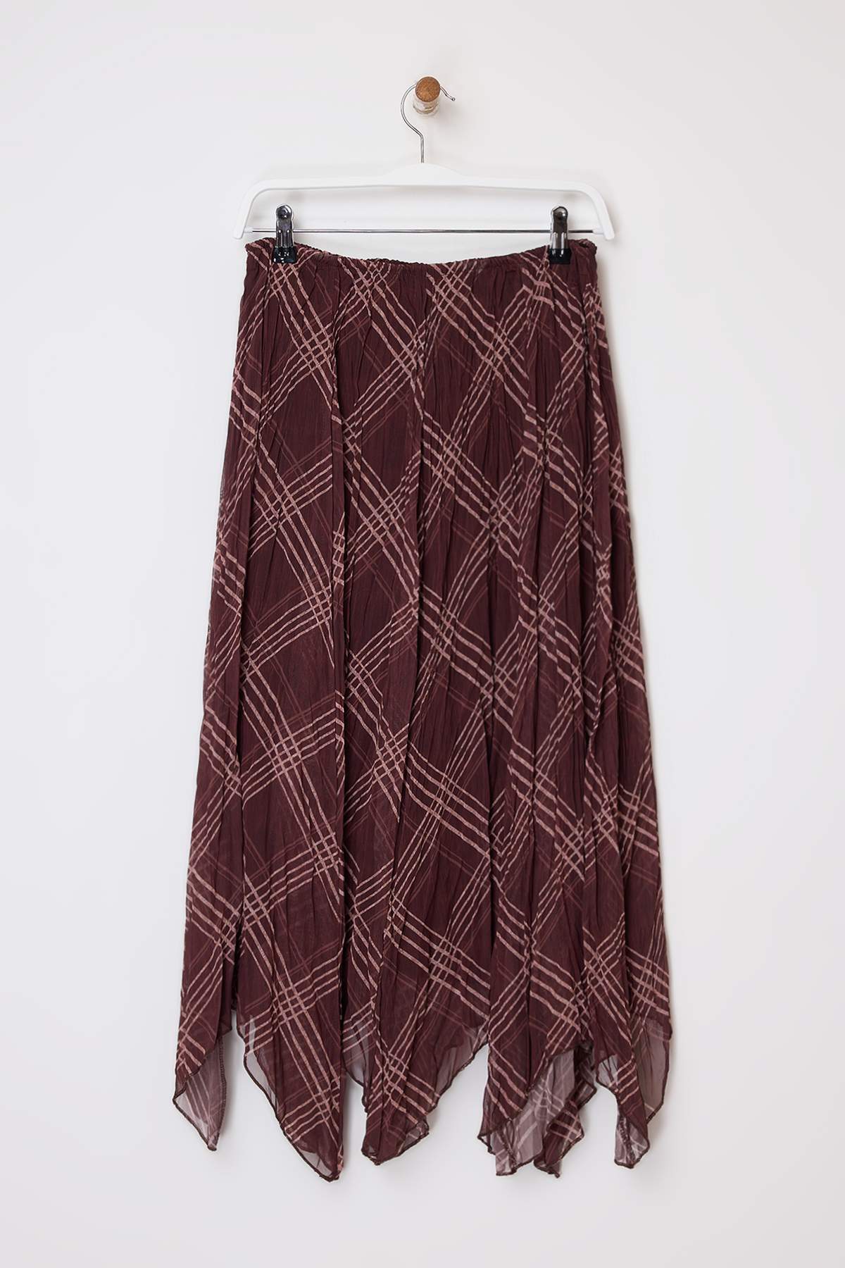 Trendyolmilla  Kahverengi Ekoseli Asimetrik Astarlı Şifon Kırışık Dokuma Asimetrik Uzun Etek TWOSS26ET00049 - Görsel 5