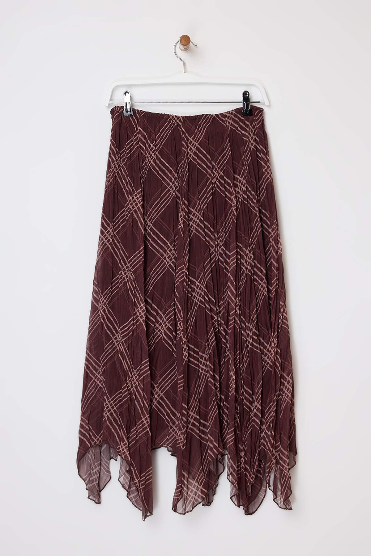 Trendyolmilla  Kahverengi Ekoseli Asimetrik Astarlı Şifon Kırışık Dokuma Asimetrik Uzun Etek TWOSS26ET00049 - Görsel 6