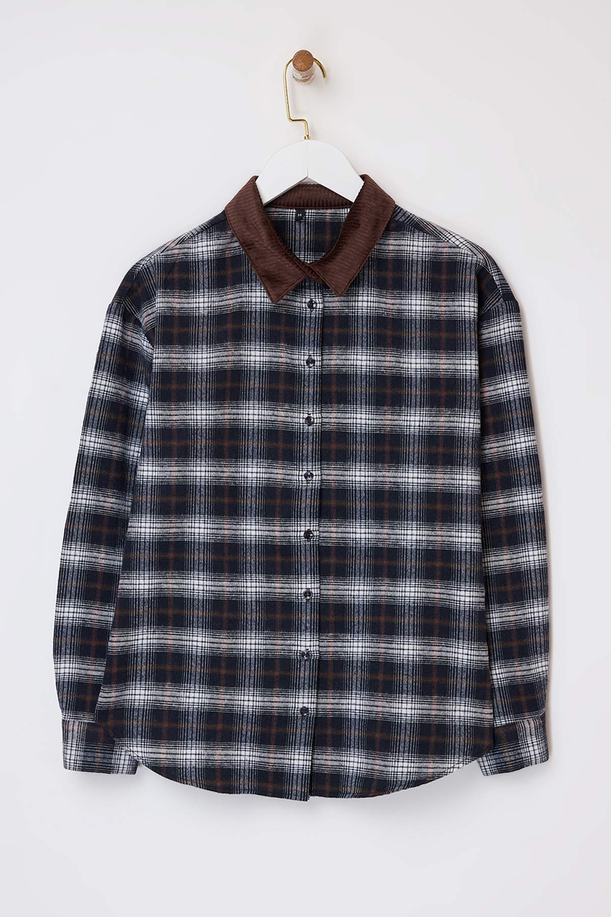 Trendyolmilla  Kahverengi Ekoseli Yakası Fitilli Oversize Kalıp Flanel Gömlek TWOSS26GO00038 - Görsel 5