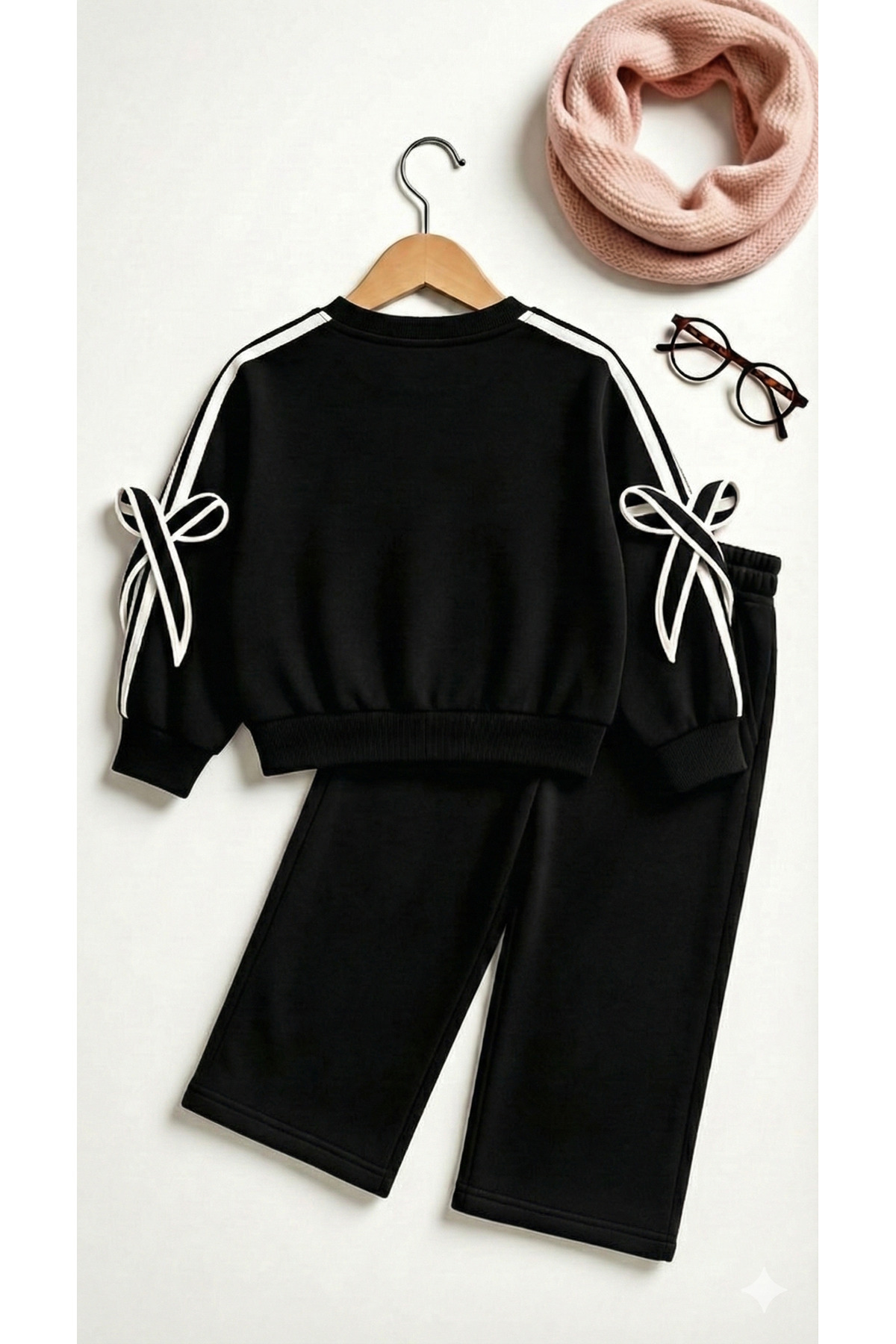 uyguntarz Kız Çocuk Siyah Yanları Şeritli Fiyonk Detaylı İkili Eşofman Takımı (3-12Yaş) fotoğrafı 2 (önizleme)