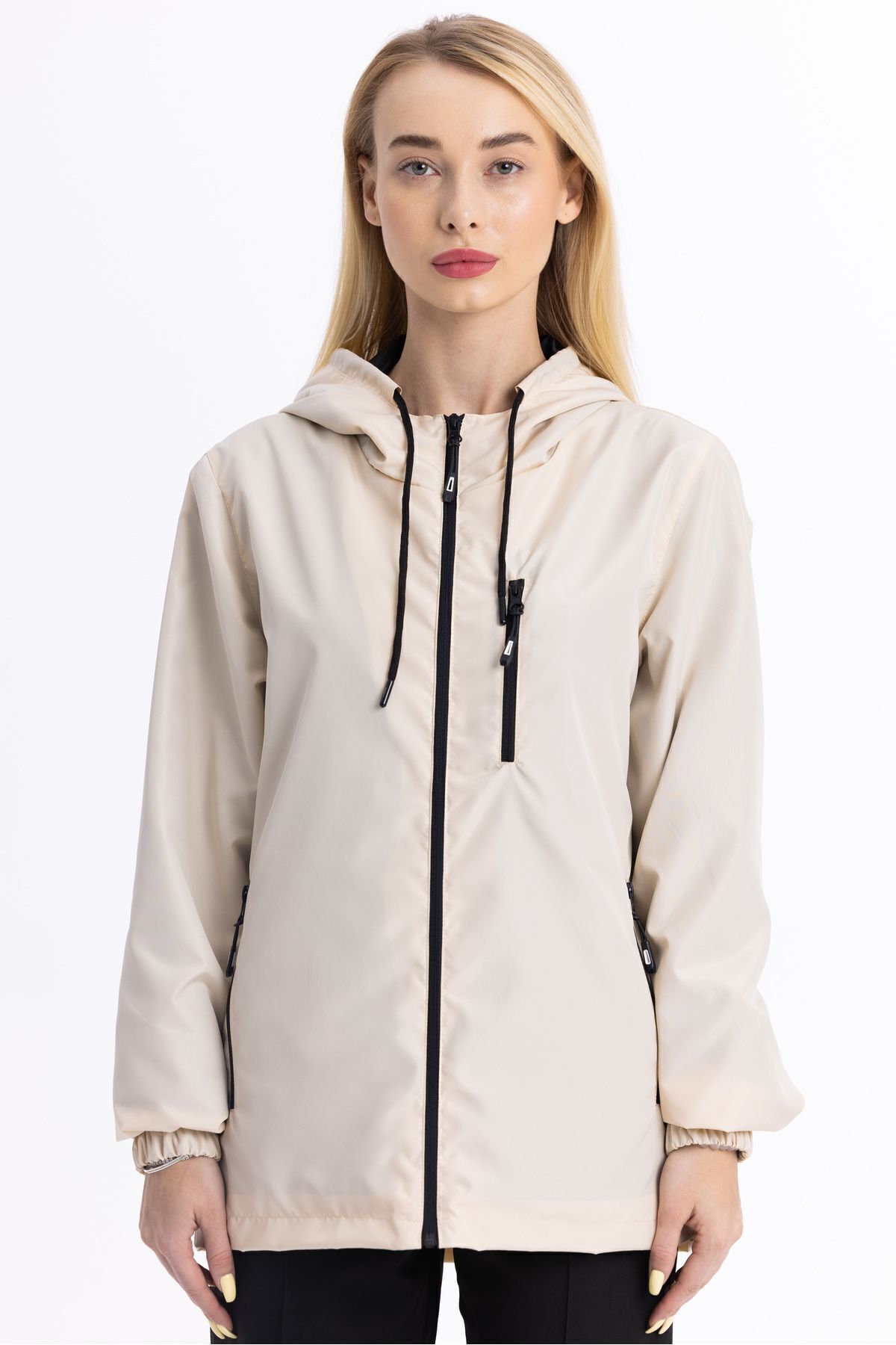 Goccix  Kadın Kapüşonlu Su ve Rüzgar Geçirmez Cepli İçi Astarlı Ultra Hafif Mevsimlik Yağmurluk