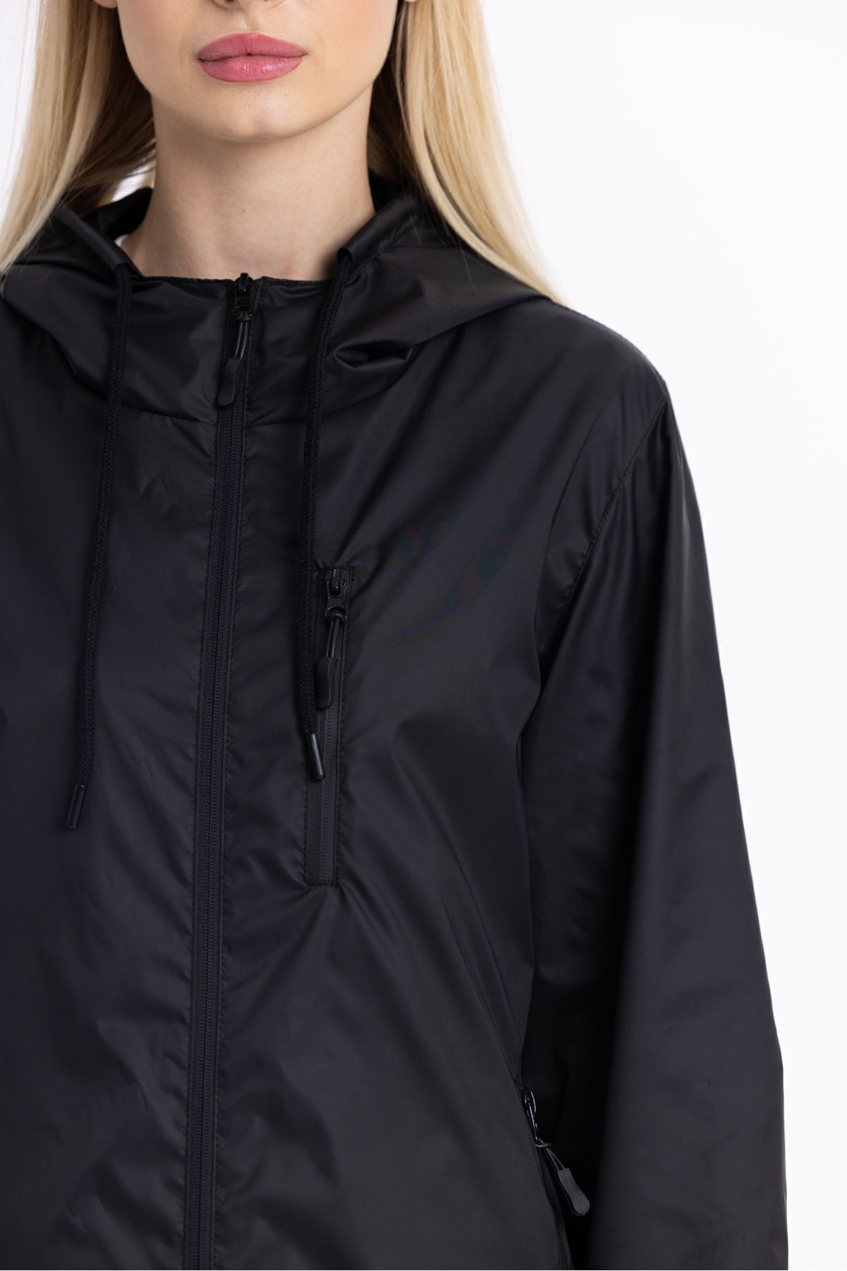 Goccix  Kadın Kapüşonlu Su ve Rüzgar Geçirmez Cepli İçi Astarlı Ultra Hafif Mevsimlik Yağmurluk - Görsel 5