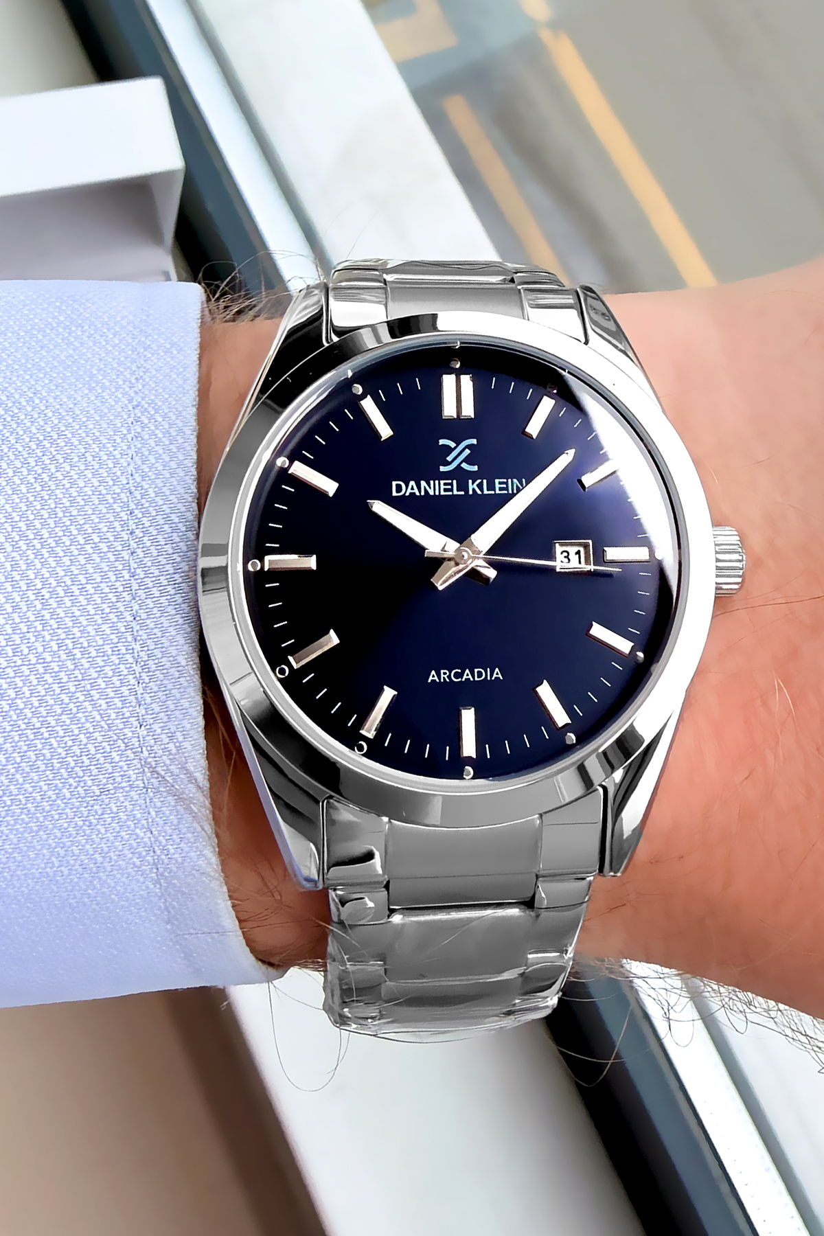 ساعت مچی مردانه ۳ اتمسفر ضدآب، بند سیم‌فلزی نقره‌ای، دستبند سنگ طبیعی Cbk89