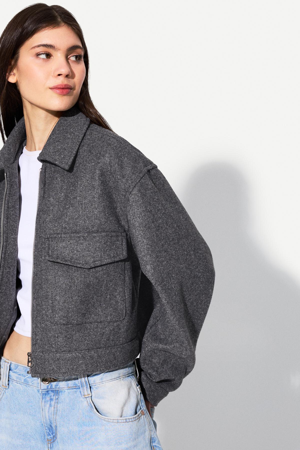 Bershka  Crop kesim yumuşak ceket - Görsel 2