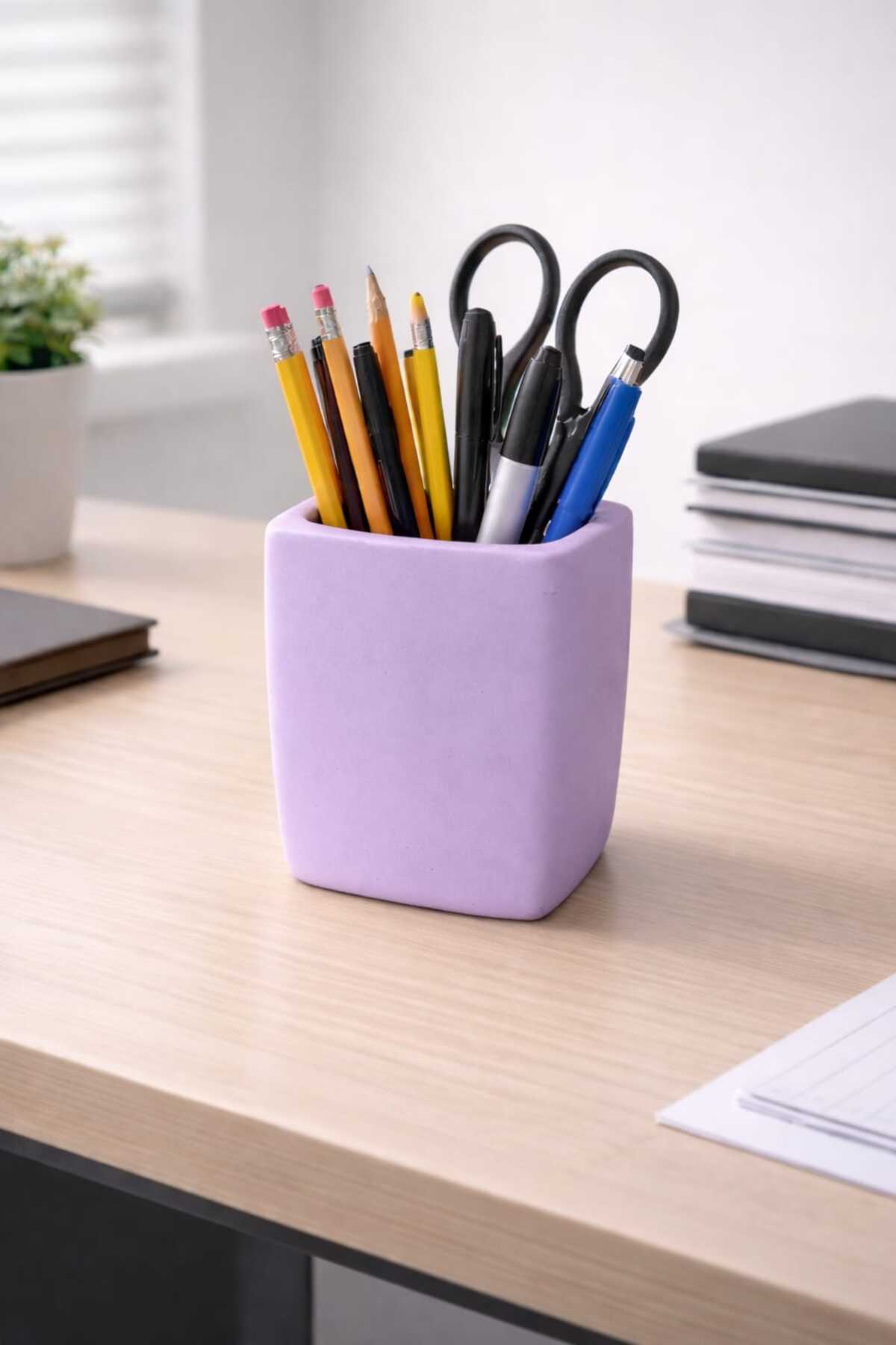 El Yapımı Beton Kalemlik Mor