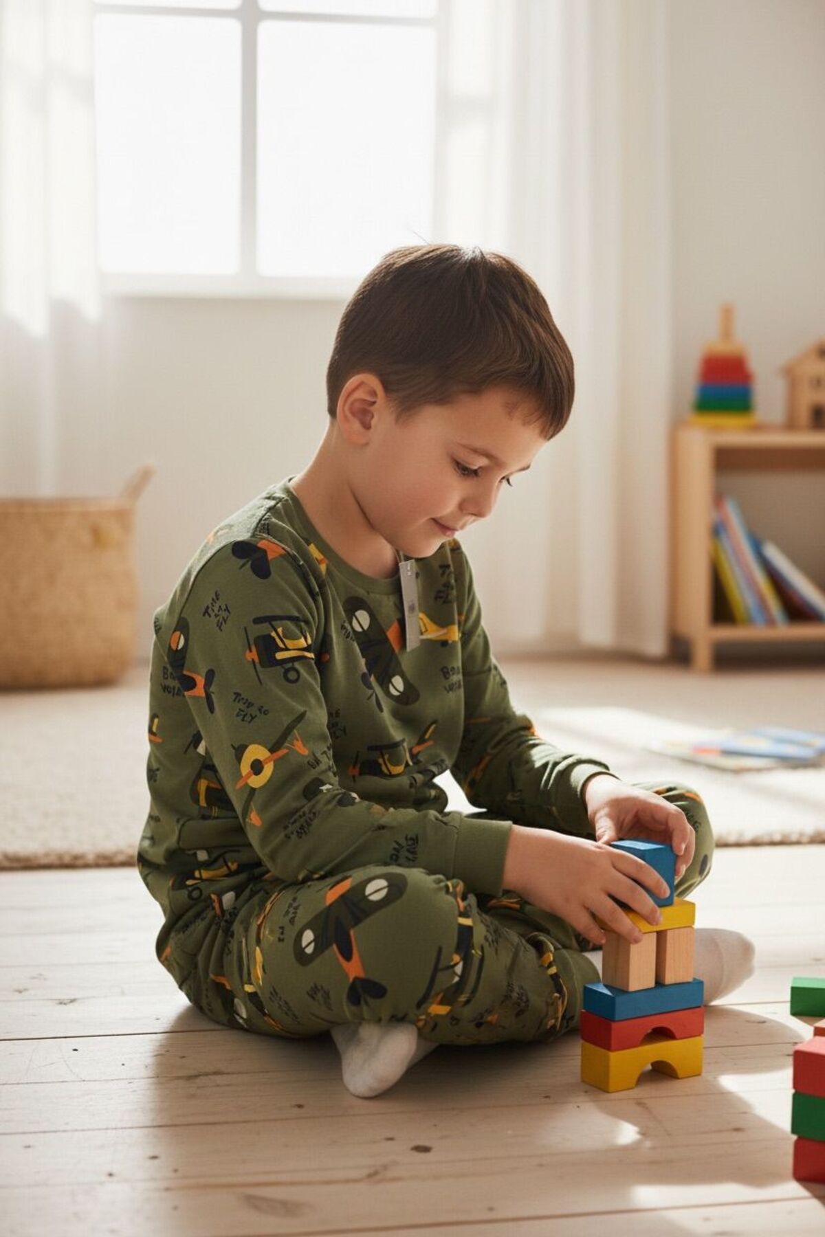 İsobel Kids HAKİ YEŞİLİ HELİKOPTER DESENLİ %100 PAMUK SÜPREM KUMAŞ ERKEK ÇOCUK PİJAMA TAKIMI fotoğrafı 2 (önizleme)